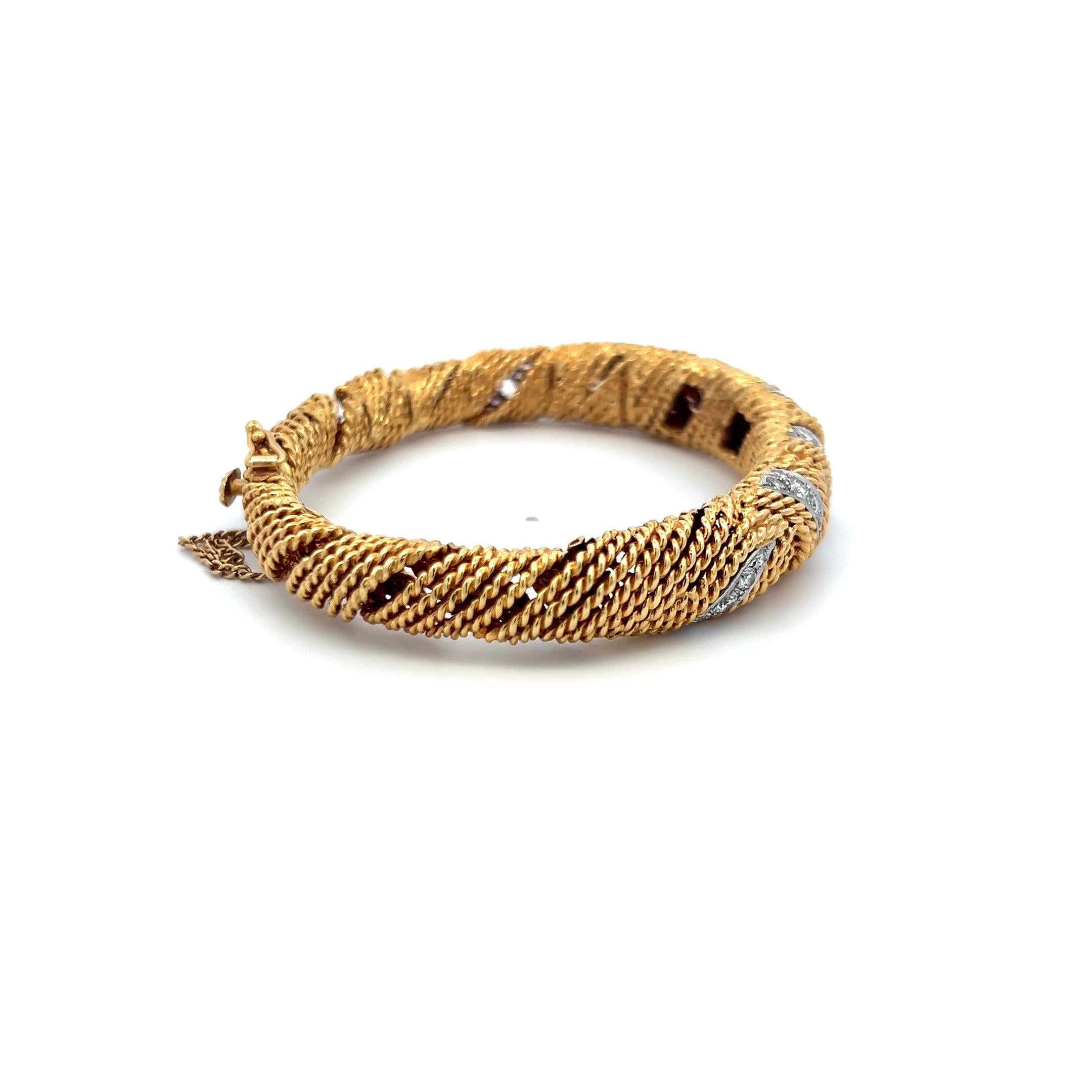 Vintage 18K Yellow Gold Bangle Bracelet with 1 Carat Round G SI Diamonds