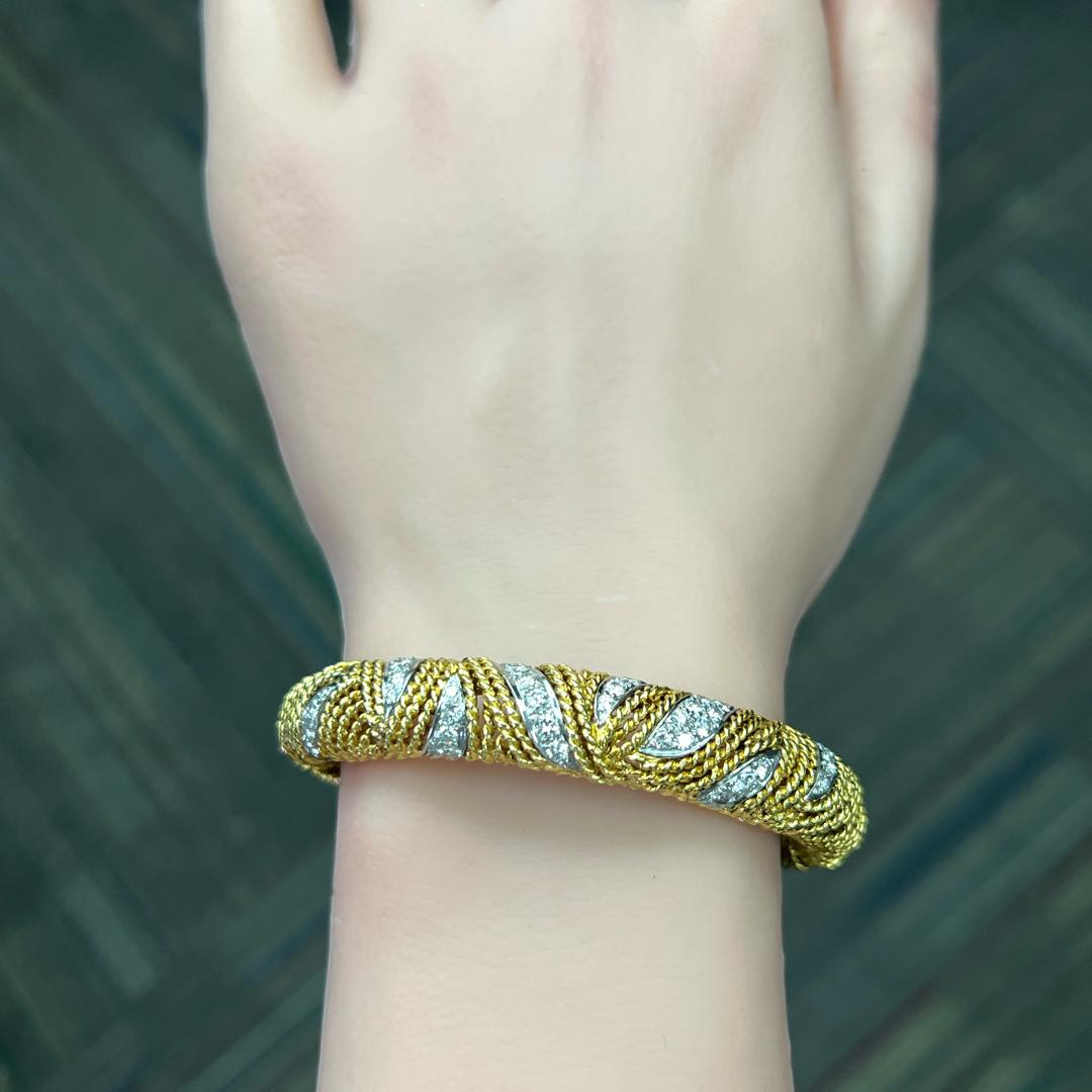 1.00 Carat Round Brilliant Diamond 18K Yellow Gold Textured Bangle Bracelet