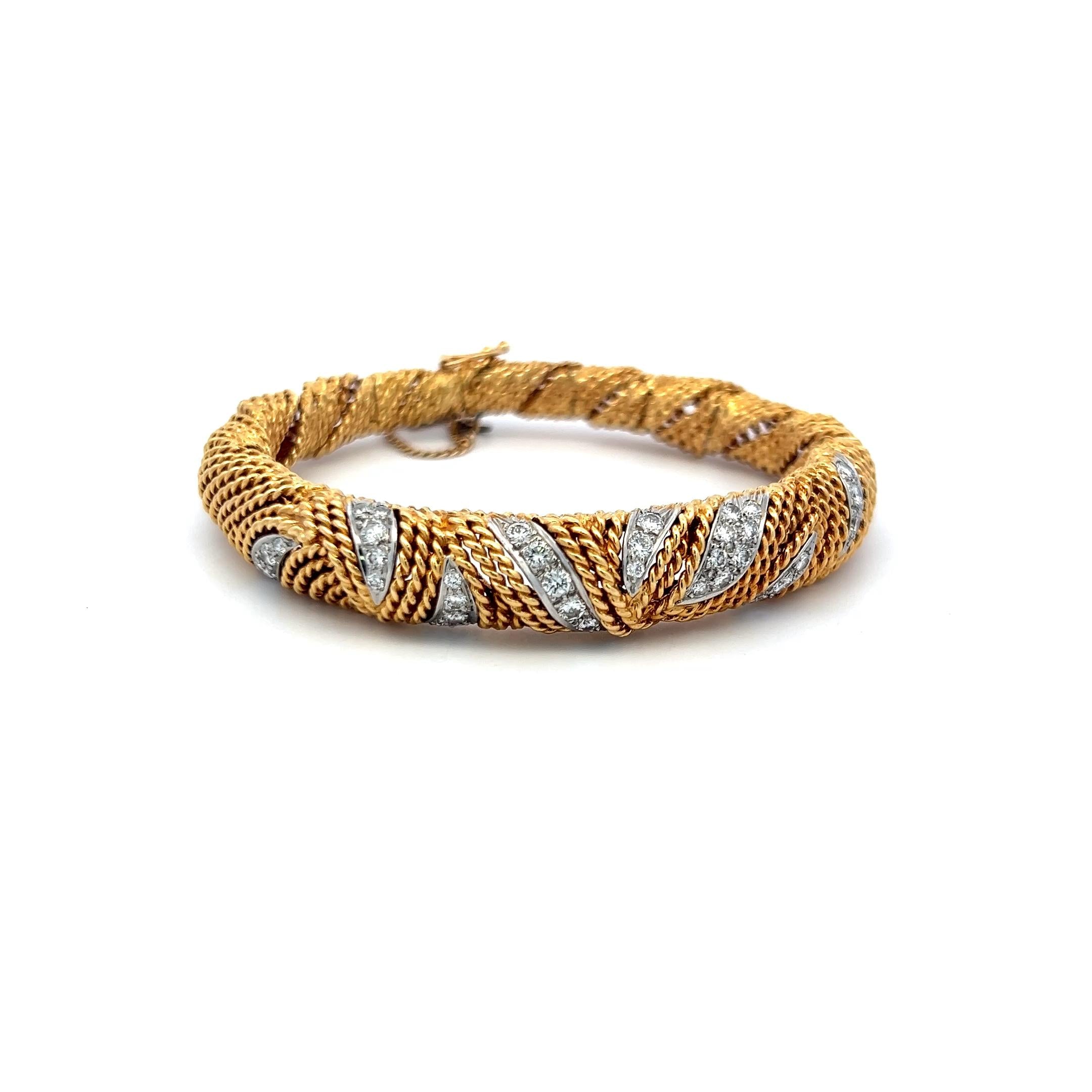 Vintage 18K Yellow Gold Bangle Bracelet with 1 Carat Round G SI Diamonds