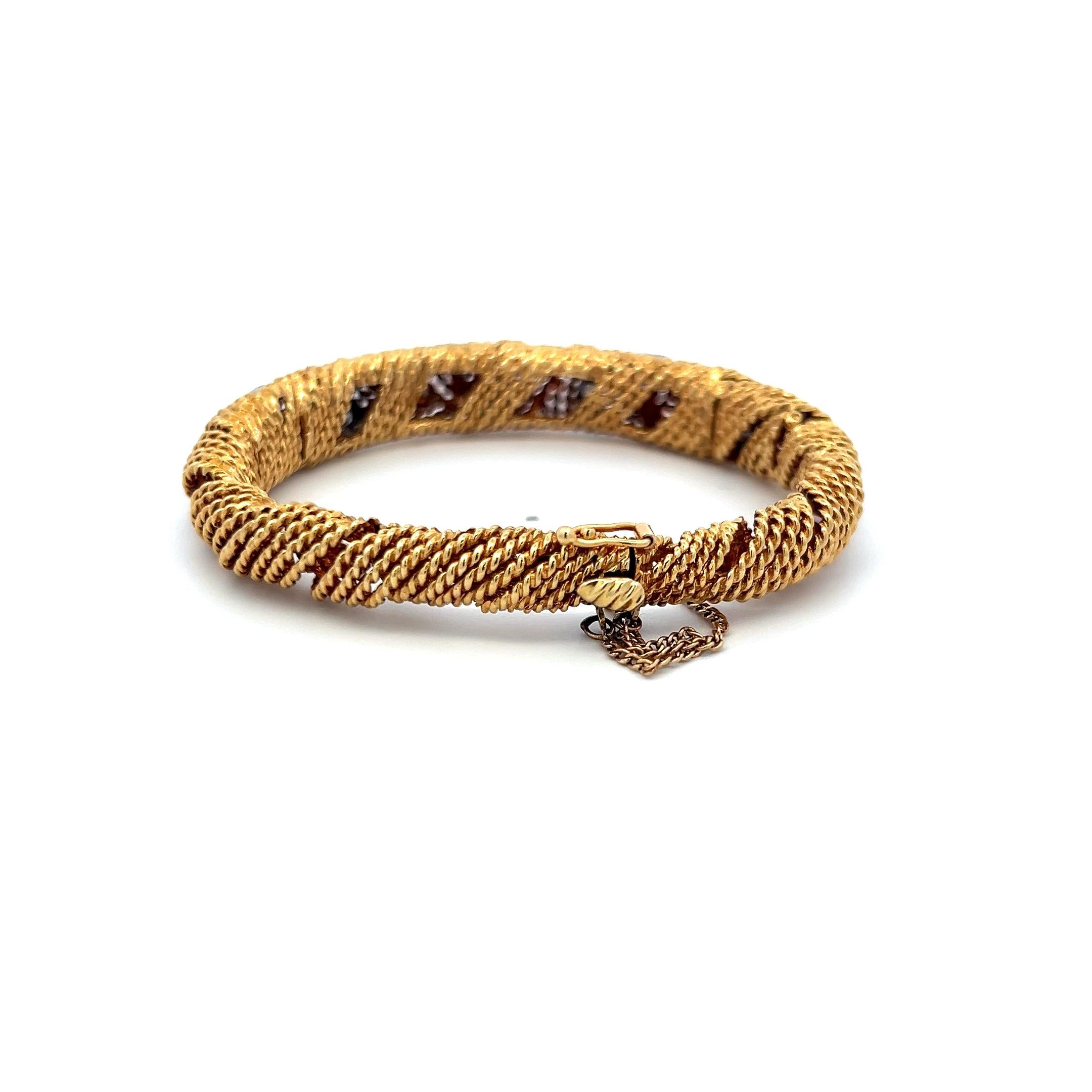 Vintage 18K Yellow Gold Bangle Bracelet with 1 Carat Round G SI Diamonds