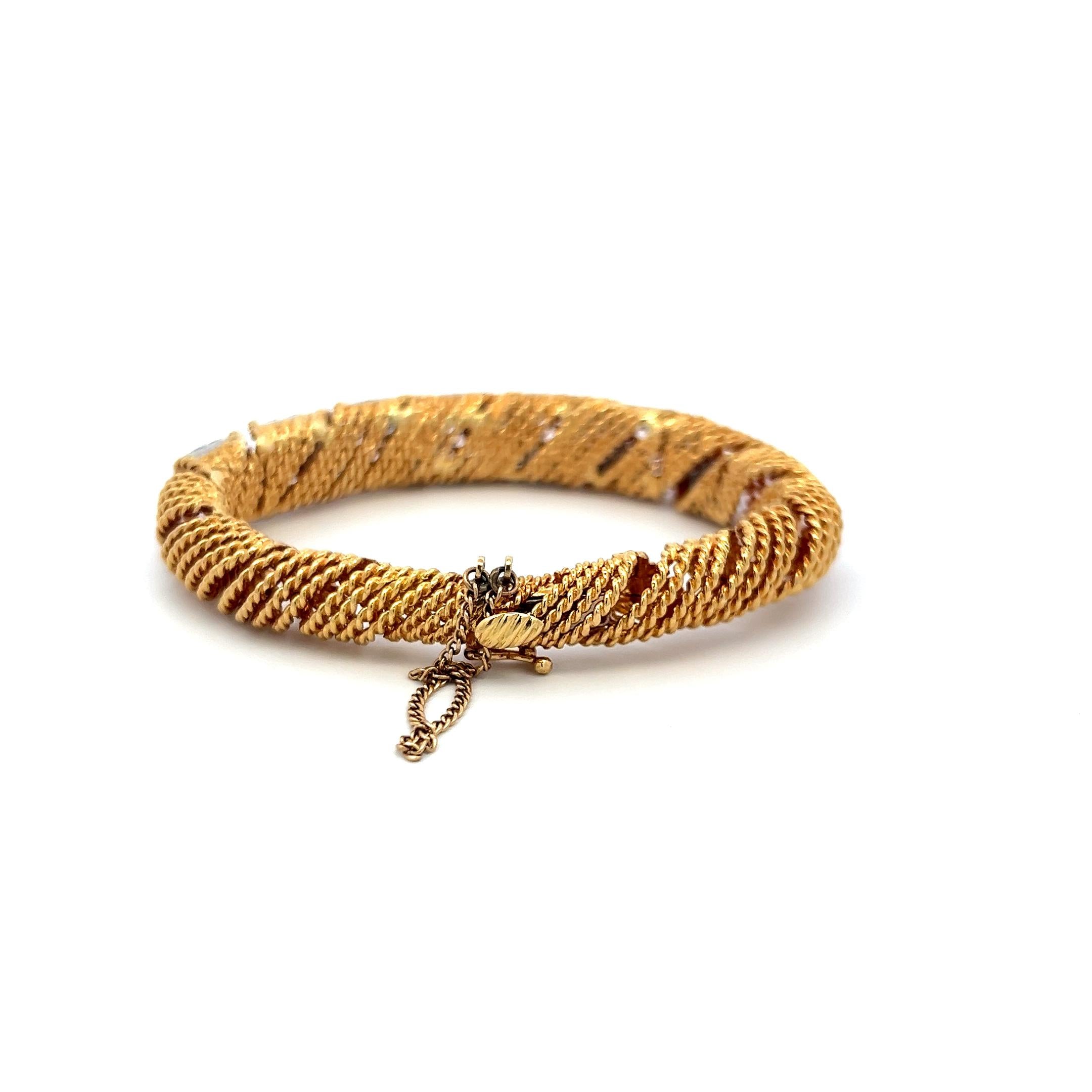2.16 Carat Round Brilliant G VS Diamond 18 Karat Yellow Gold Bangle Bracelet