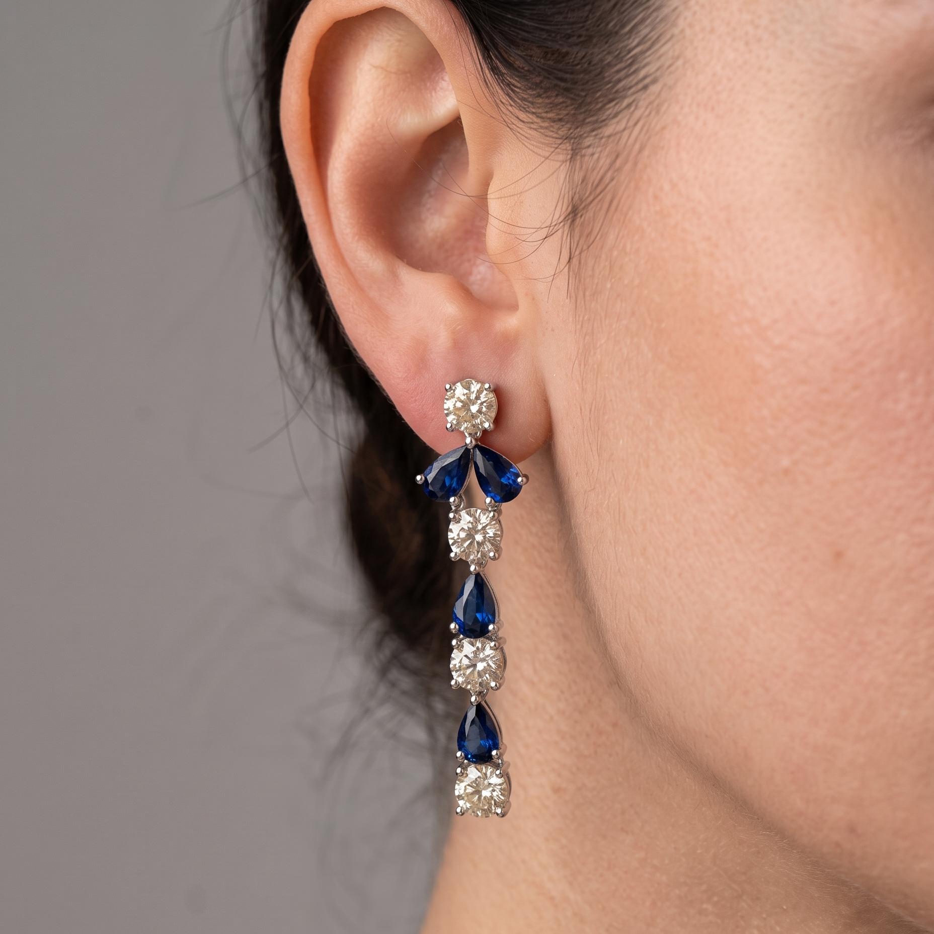 18K White Gold Drop Earrings with 5ct Round K VS1 Diamonds & 4ct Sapphire