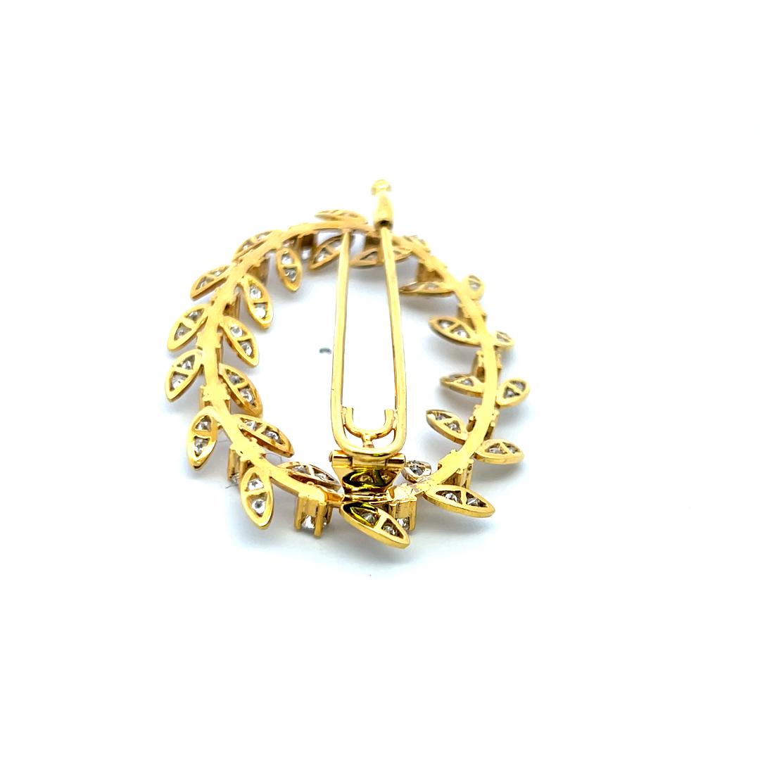 Vintage 18K Yellow Gold Pin Brooch with 2.52 Carat Round H-VS Diamonds
