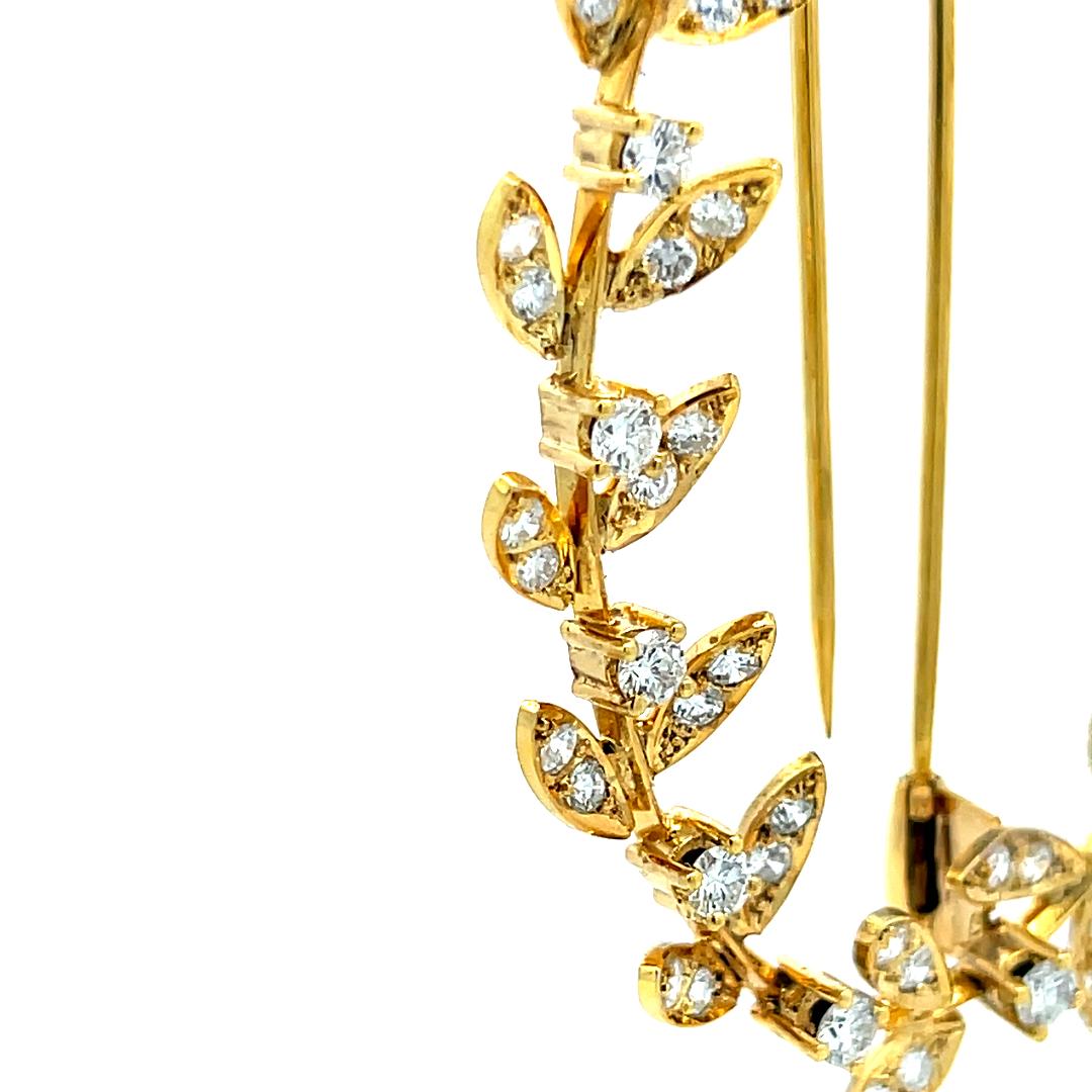 Vintage 18K Yellow Gold Pin Brooch with 2.52 Carat Round H-VS Diamonds