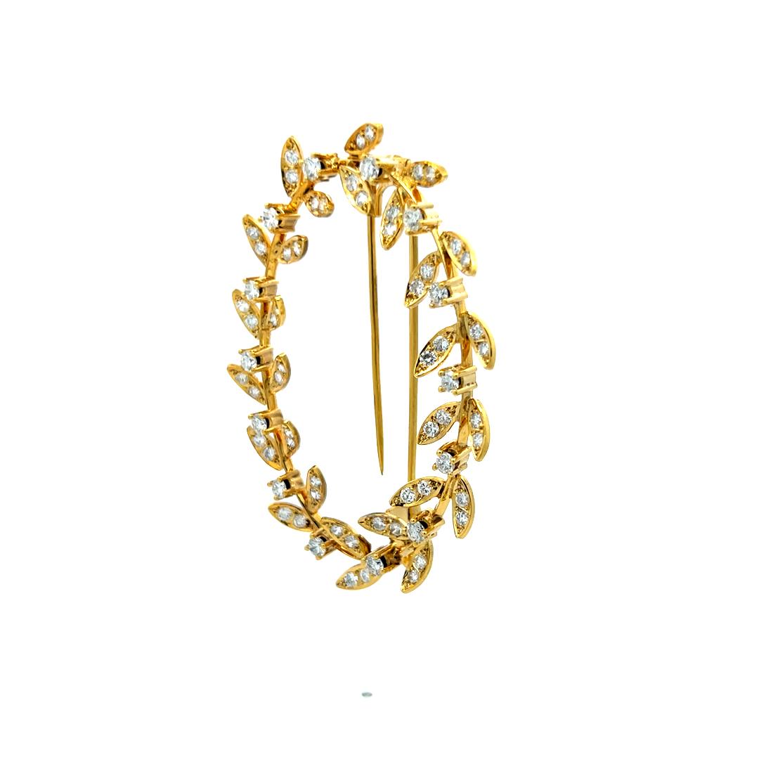 Vintage 18K Yellow Gold Pin Brooch with 2.52 Carat Round H-VS Diamonds
