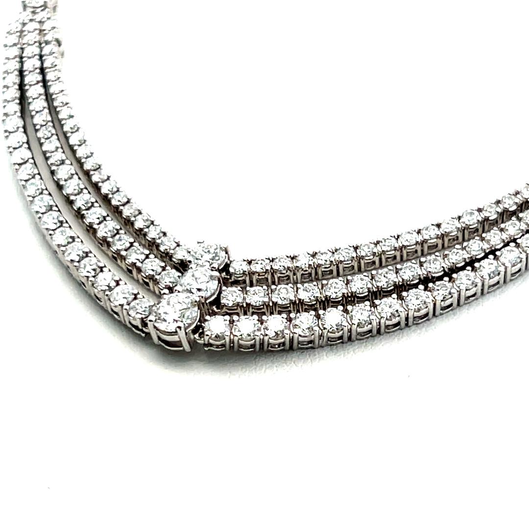 4.27 Carat Round Brilliant H VS Diamond 18 Karat White Gold Statement Necklace