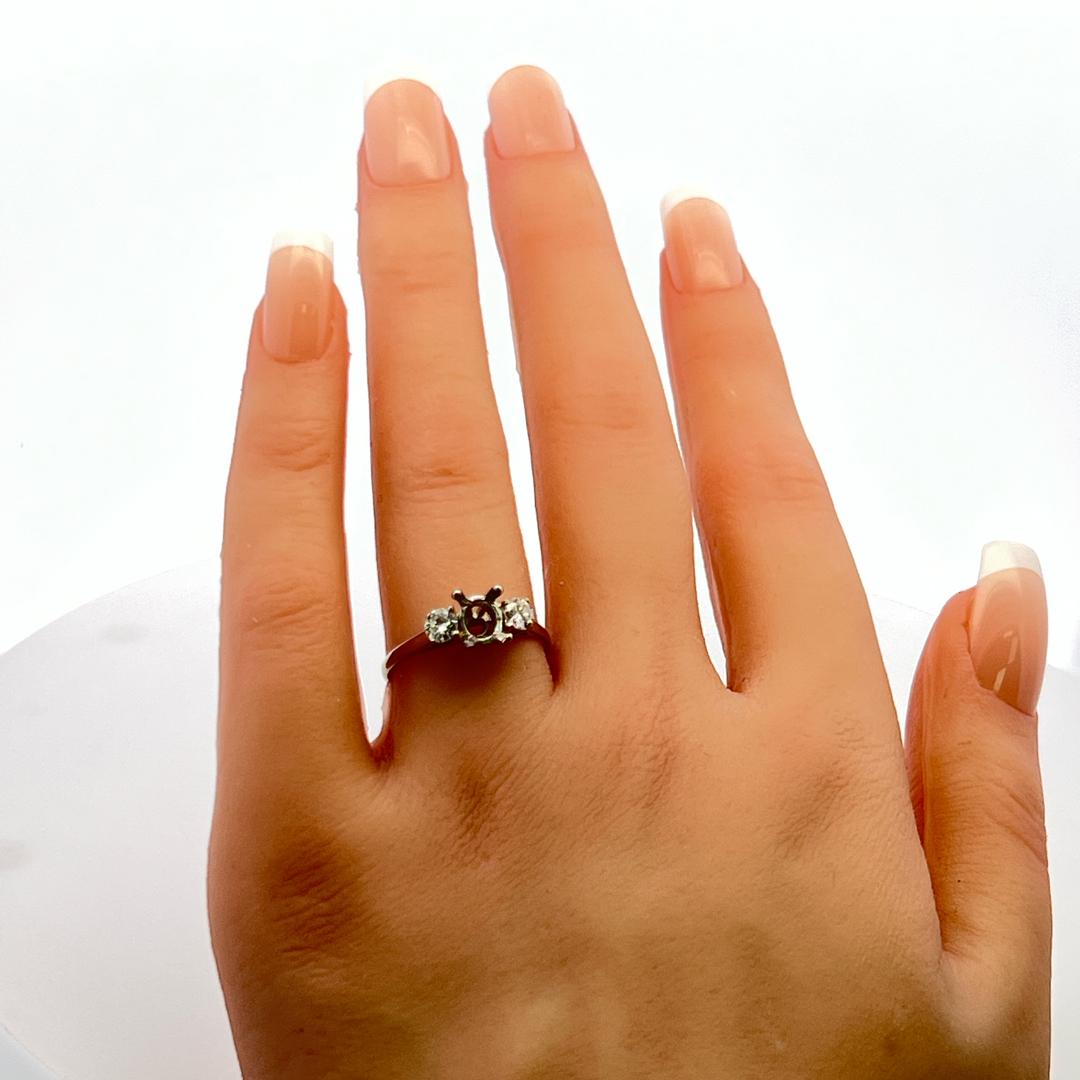 0.30 Carat Round Brilliant G VS Diamond 18 Karat White Gold Semi Mount Ring