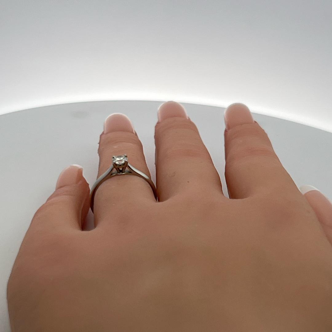 Cartier 0.30 Carat Round Brilliant D VVS1 Diamond Platinum Engagement Ring