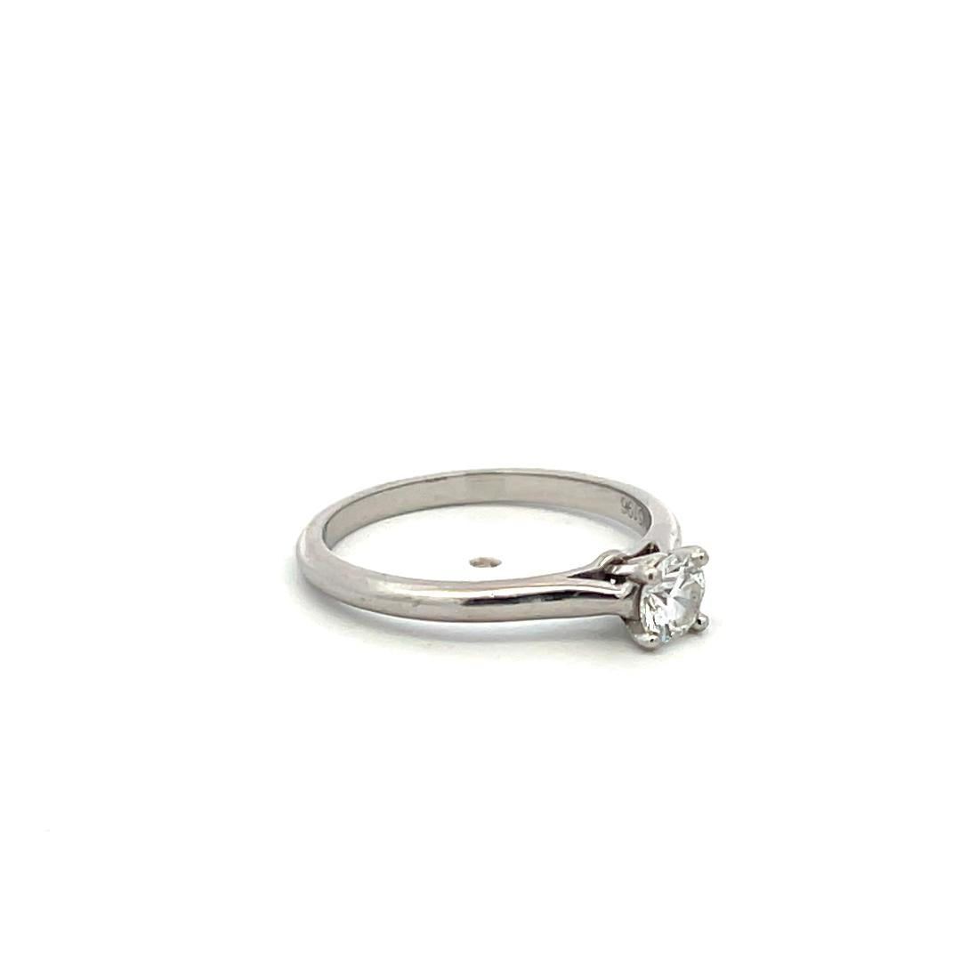 Cartier 0.30 Carat Round Brilliant D VVS1 Diamond Platinum Engagement Ring