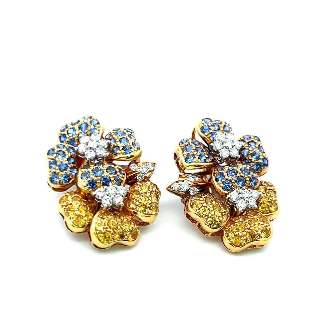 4.15 Carat Sapphire 0.96 Carat Round Diamond 18K Yellow Gold Cluster Earrings