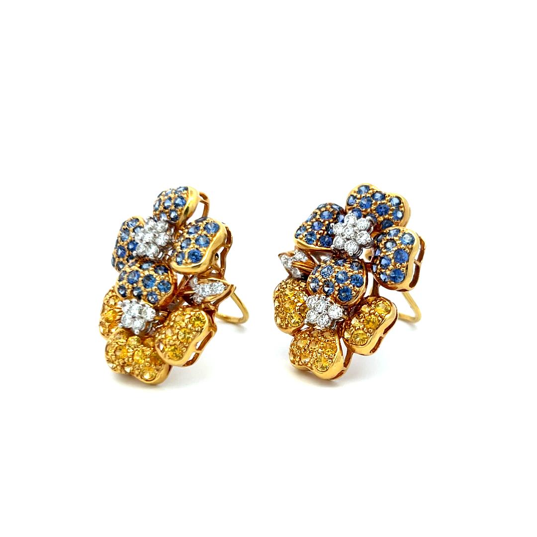 4.15 Carat Sapphire 0.96 Carat Round Diamond 18K Yellow Gold Cluster Earrings