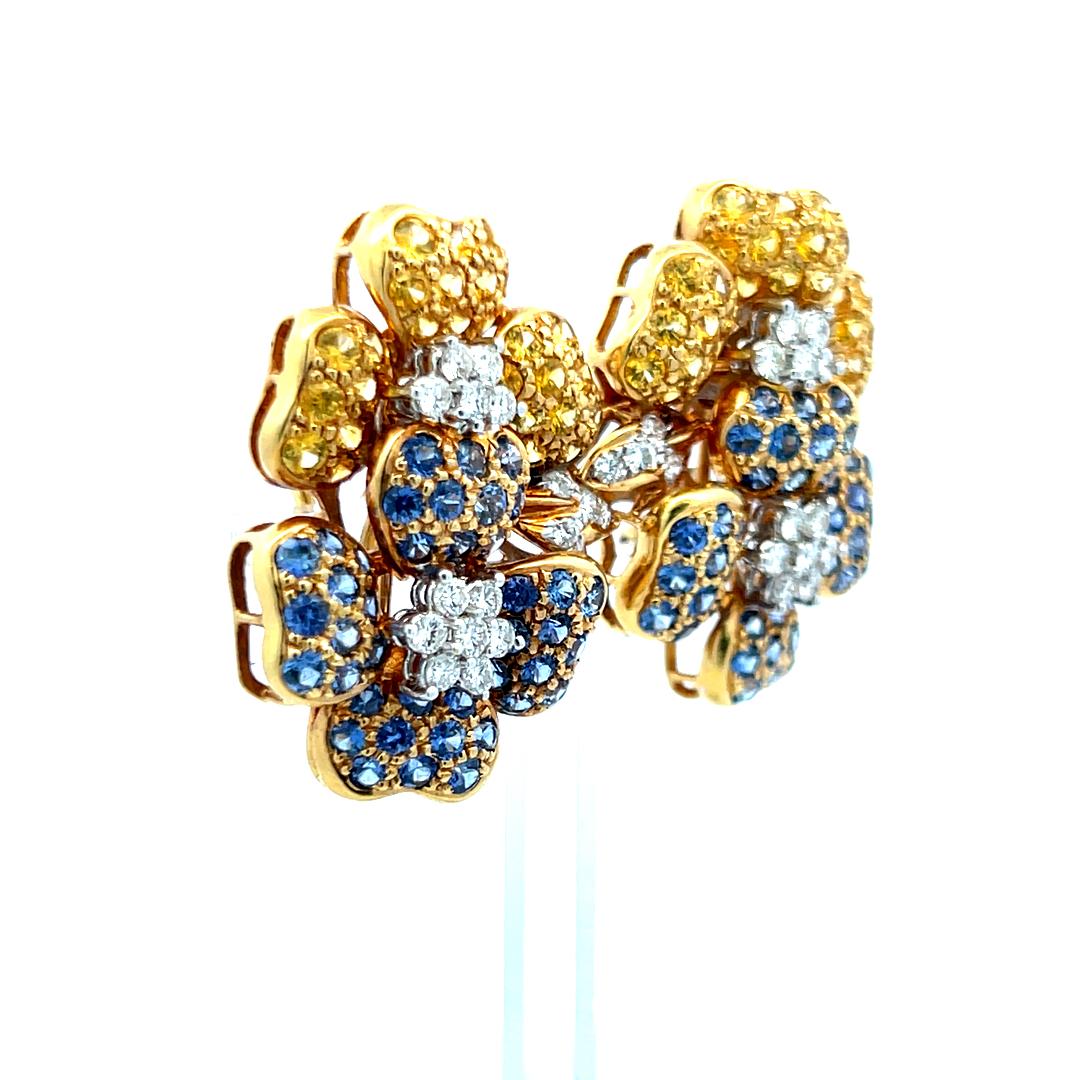 4.15 Carat Sapphire 0.96 Carat Round Diamond 18K Yellow Gold Cluster Earrings