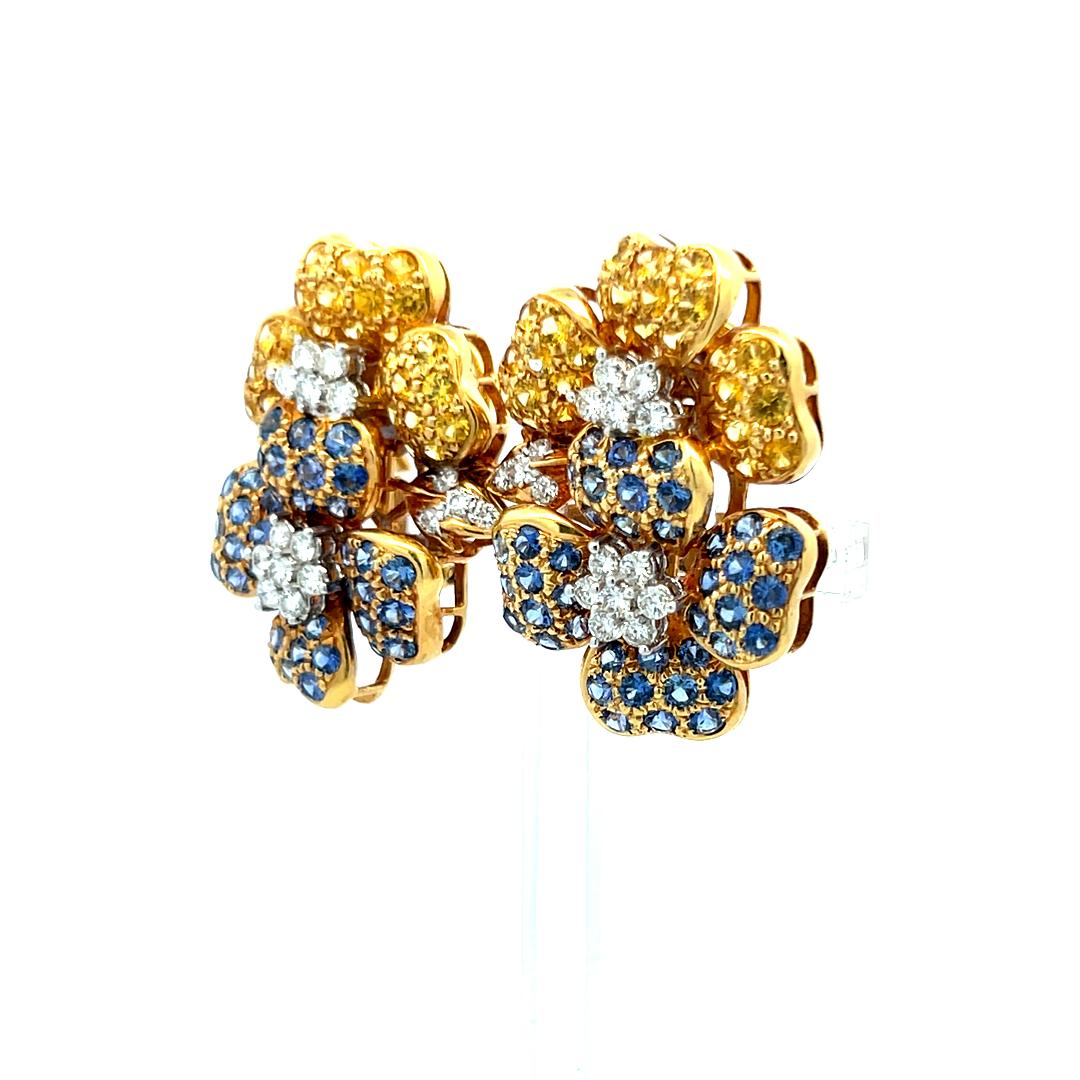 4.15 Carat Sapphire 0.96 Carat Round Diamond 18K Yellow Gold Cluster Earrings