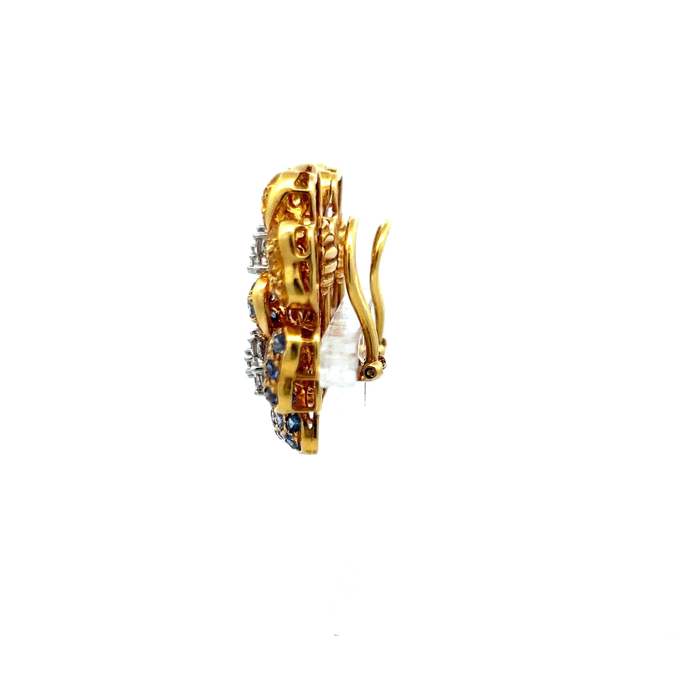 4.15 Carat Sapphire 0.96 Carat Round Diamond 18K Yellow Gold Cluster Earrings