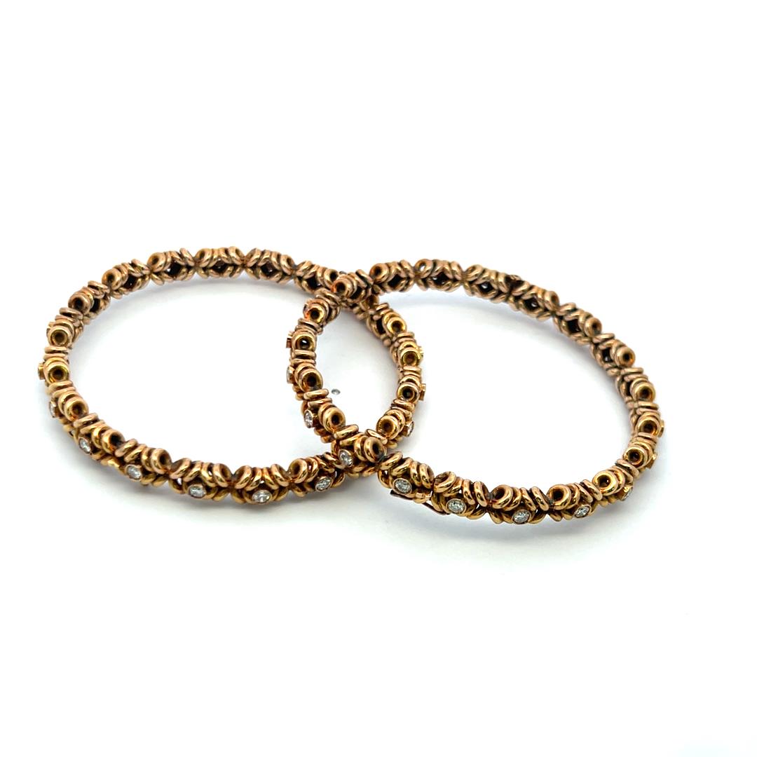 2.00 Carat Round Brilliant H VS Diamond 14 Karat Yellow Gold Bangle Bracelet
