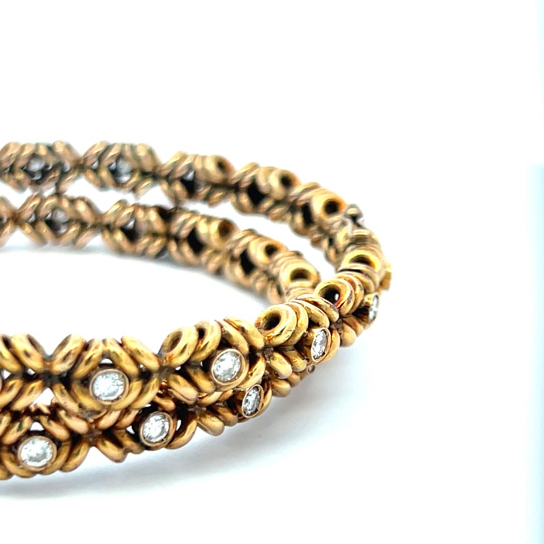 2.00 Carat Round Brilliant H VS Diamond 14 Karat Yellow Gold Bangle Bracelet