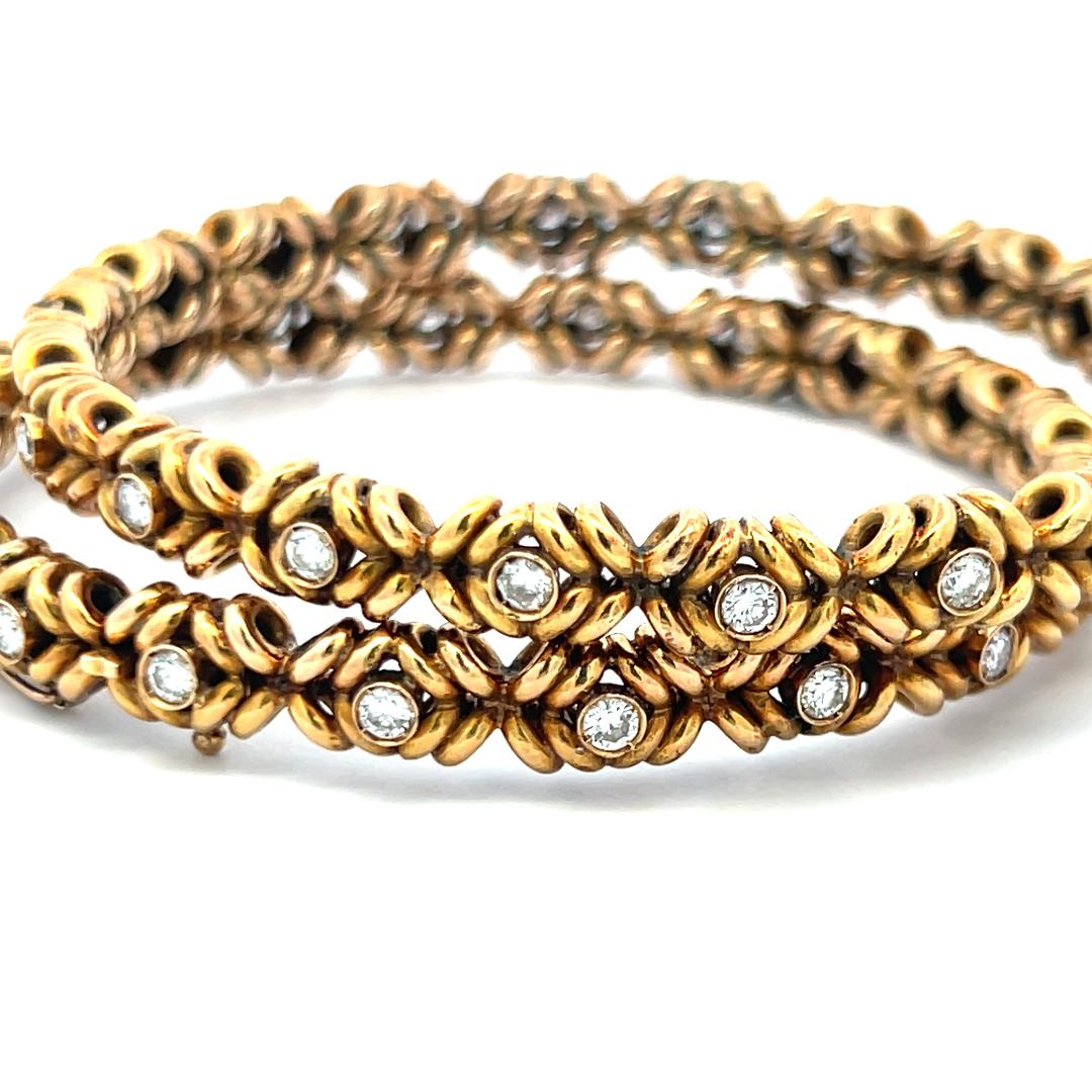 2.00 Carat Round Brilliant H VS Diamond 14 Karat Yellow Gold Bangle Bracelet