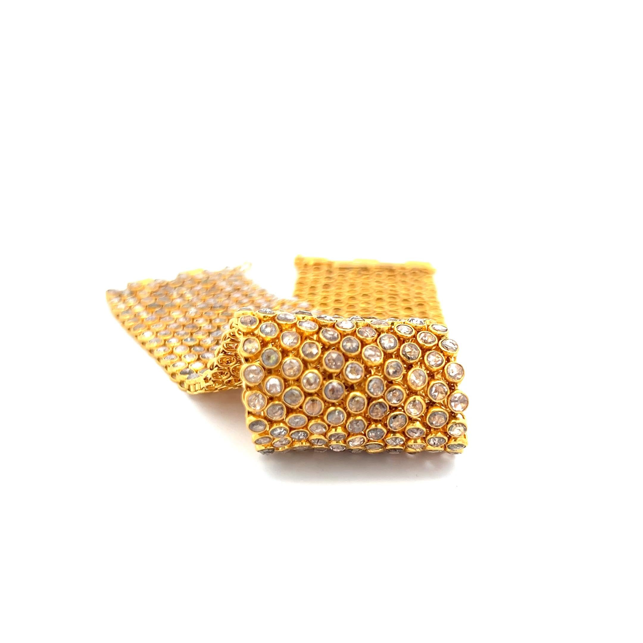 Vintage 22K Yellow Gold Link Bracelet with 34.08 Carat Rose Cut M-I1 Diamonds