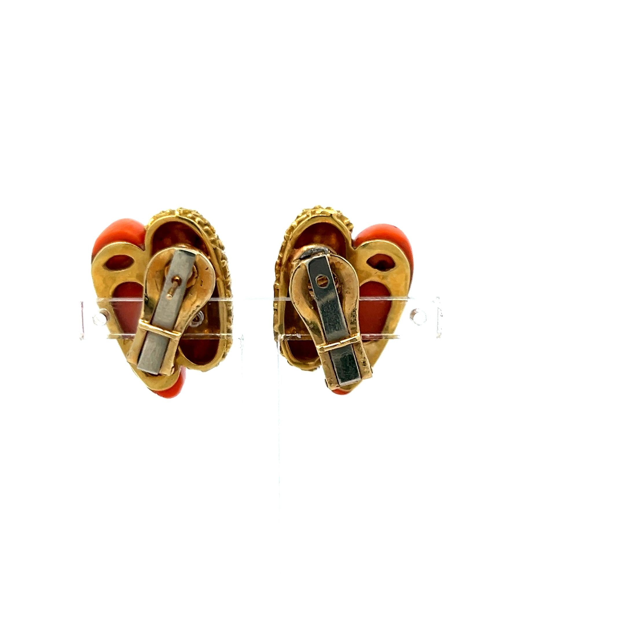 23.2-5.5MM Coral 18 Karat Yellow Gold Clip On Earrings