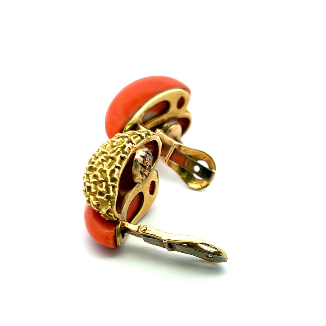 23.2-5.5MM Coral 18 Karat Yellow Gold Clip On Earrings