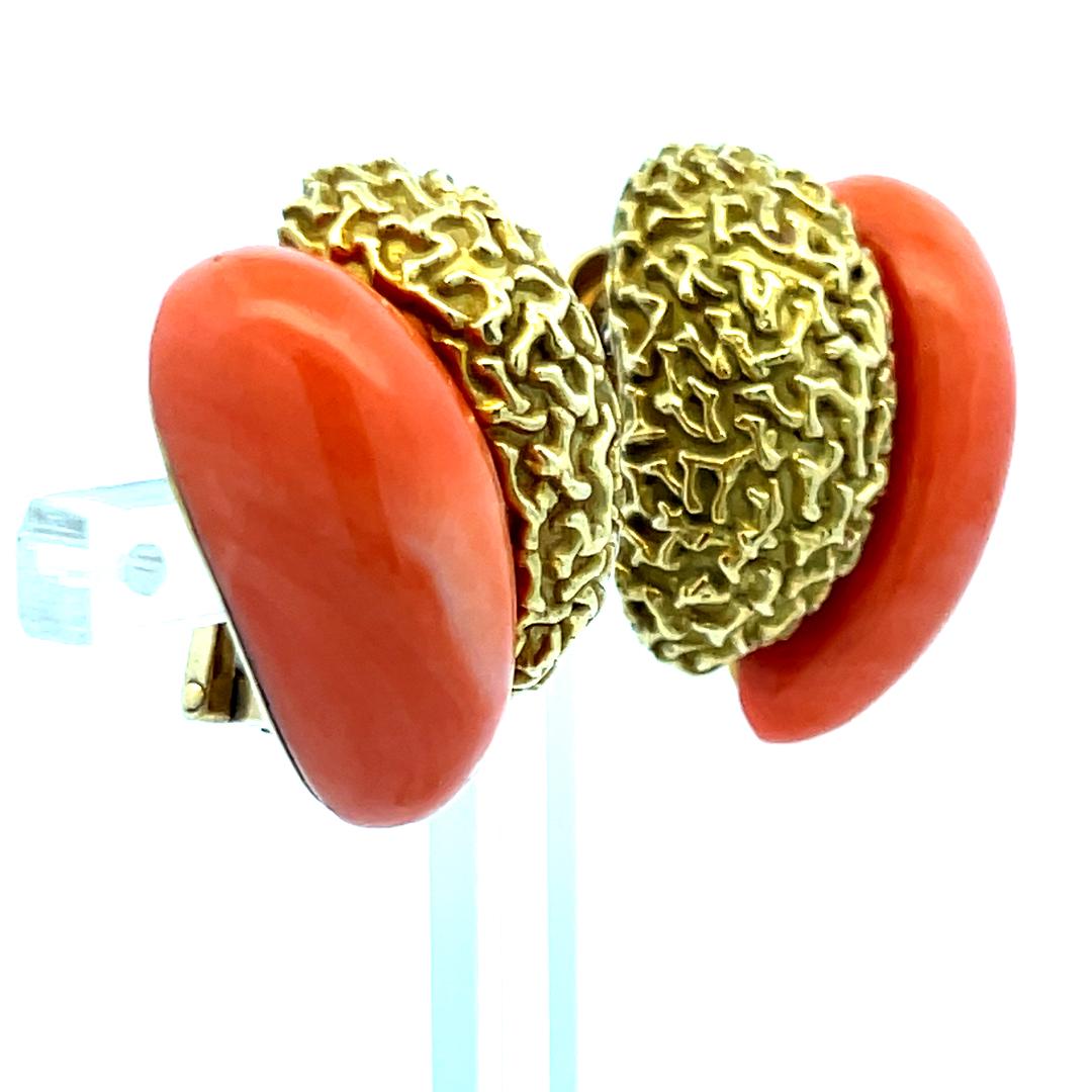 23.2-5.5MM Coral 18 Karat Yellow Gold Clip On Earrings