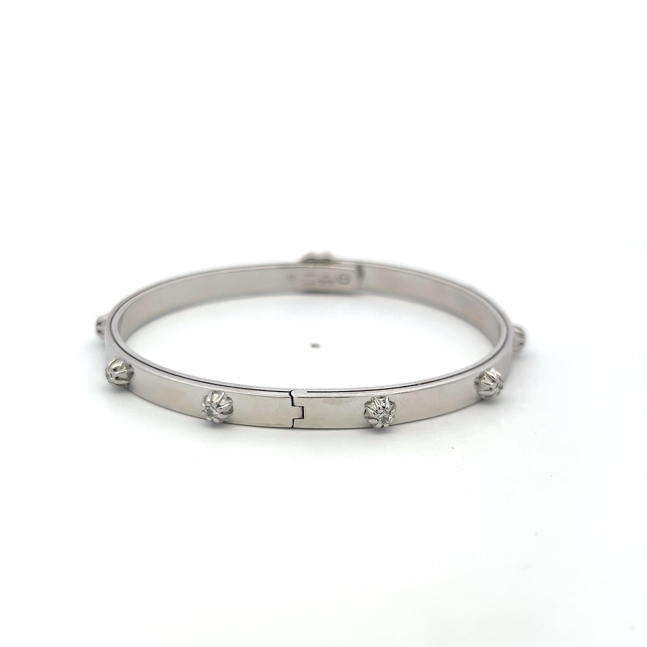 Gucci Vintage 18K White Gold Bangle Bracelet with 1.50 Carat F-VS Diamond