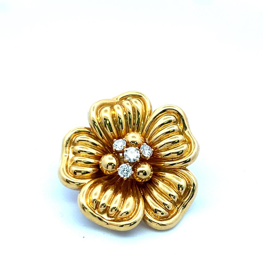 Vintage 18K Yellow Gold Clip On Earrings with 1 Carat Round H-VS Diamonds