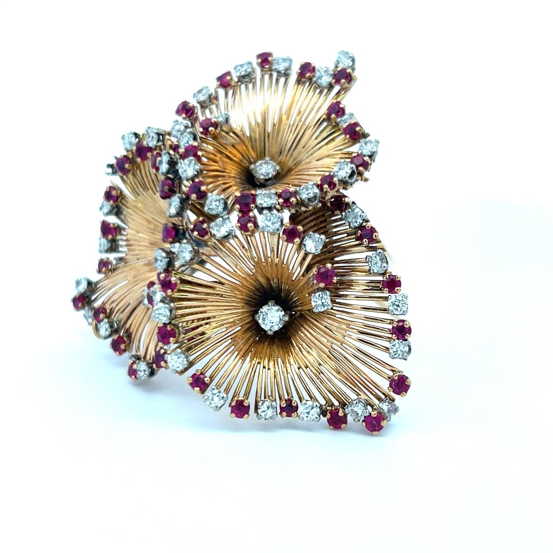 2.50 Carat Round Diamond 1.90 Carat Ruby 18 Karat Yellow Gold Pin Brooch
