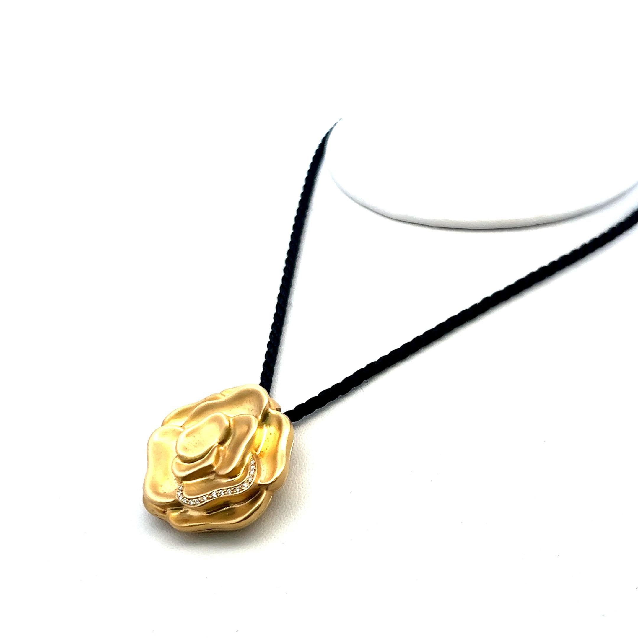 Angela Cummings 0.08 Carat Round Diamond 18K Yellow Gold Pendant Necklace