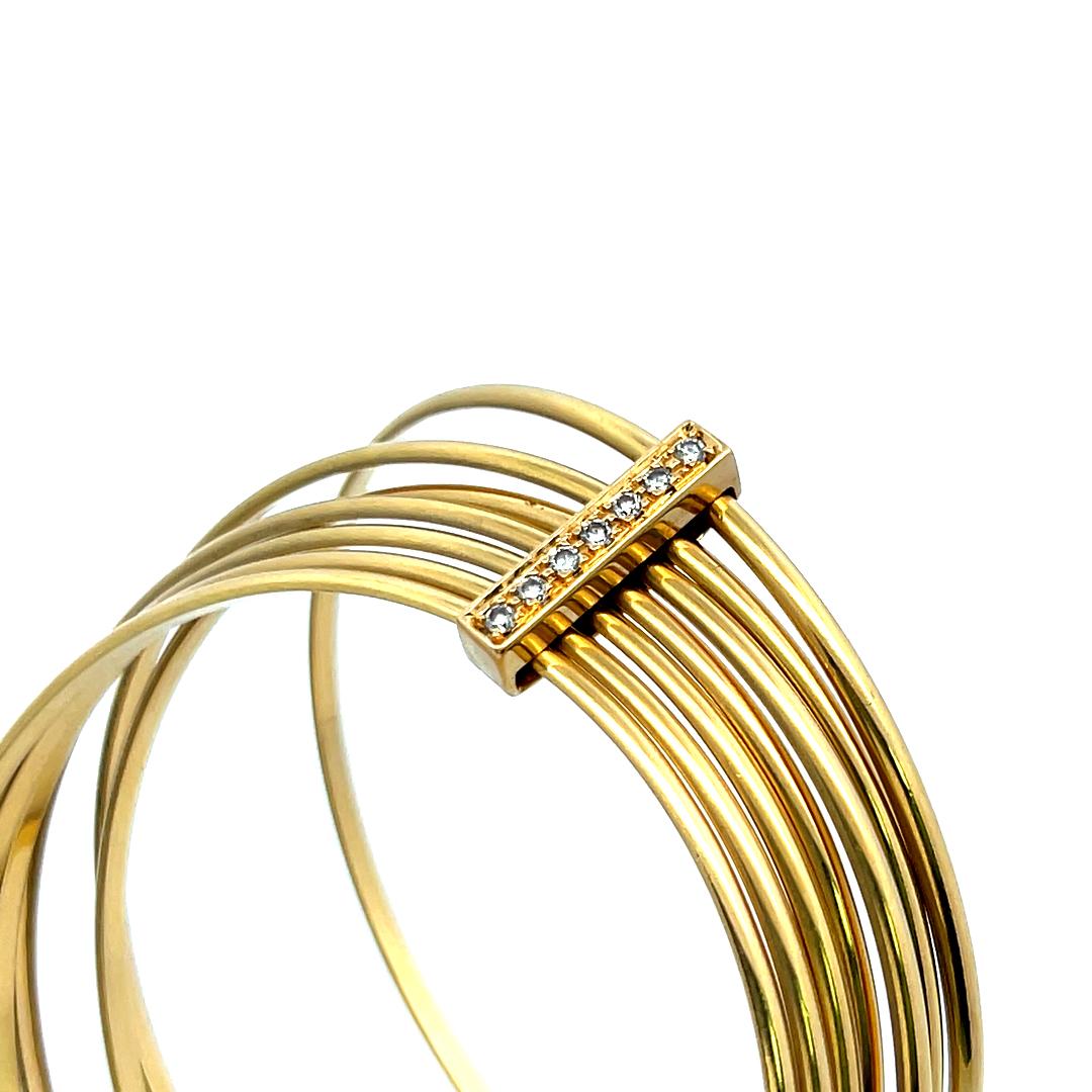 Gucci 0.35 Carat Round Brilliant Diamond 18 Karat Yellow Gold Bangle Bracelet