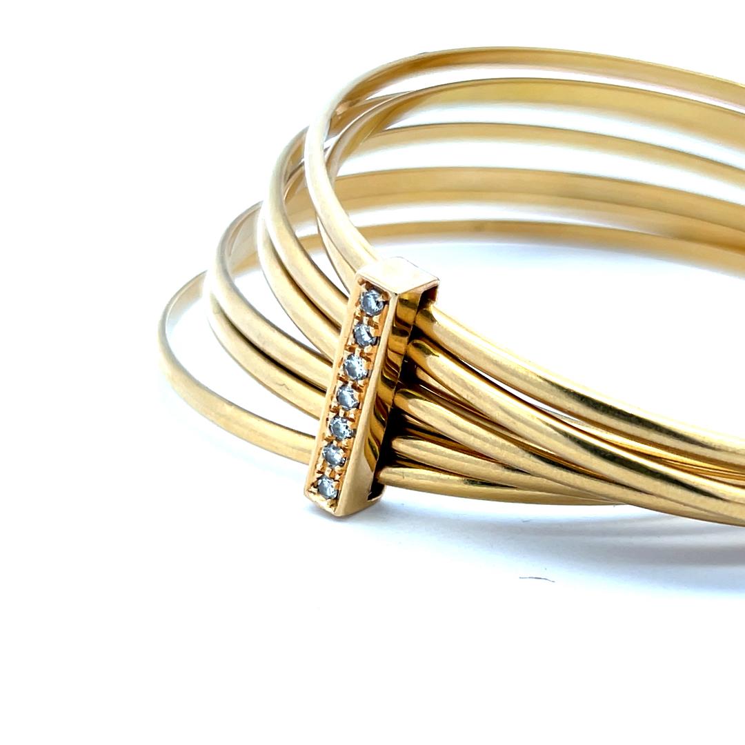 Gucci 0.35 Carat Round Brilliant Diamond 18 Karat Yellow Gold Bangle Bracelet