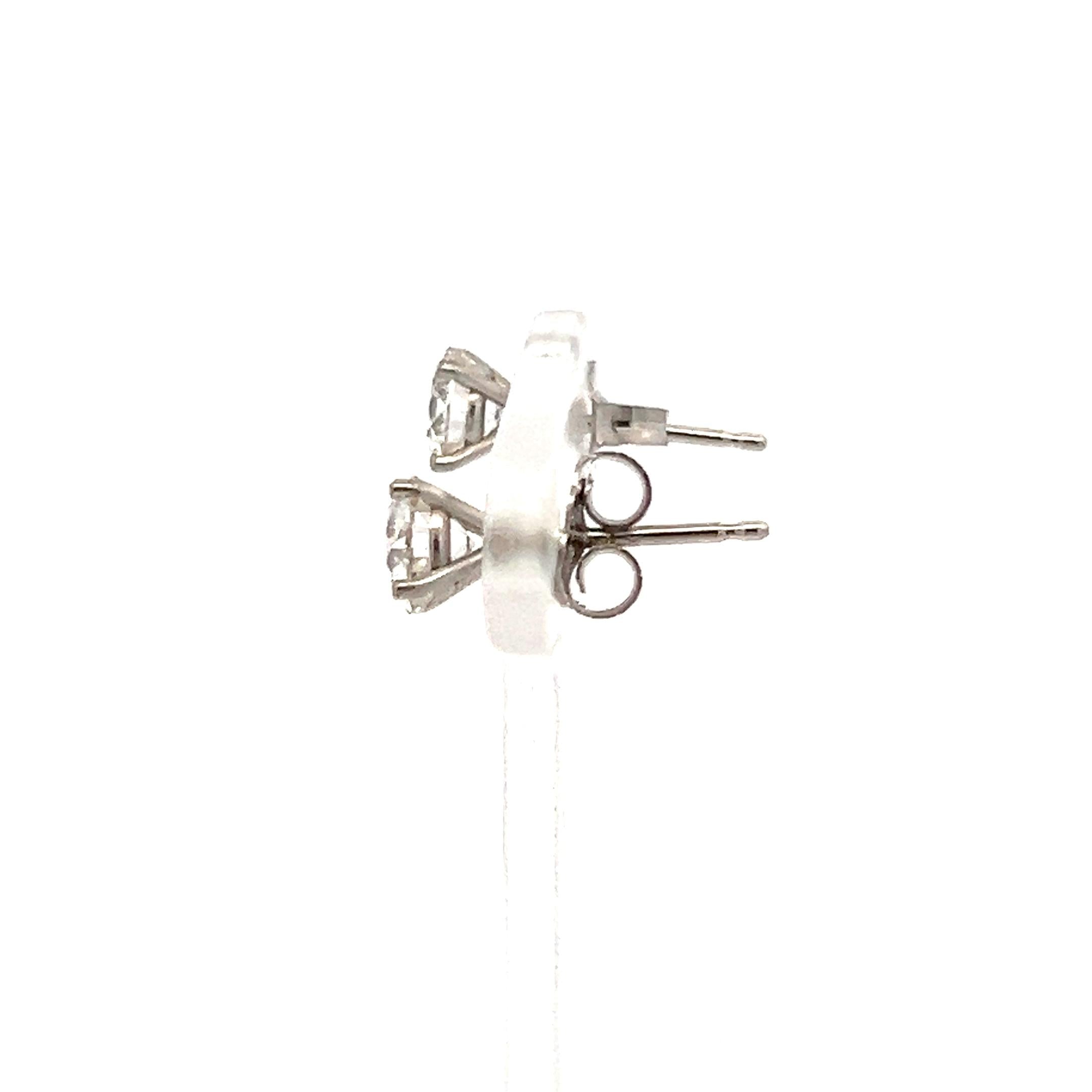1.00 Carat Round Brilliant I VS1 Diamond 14 Karat White Gold Stud Earrings