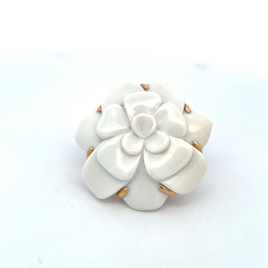 Chanel luxurious 18K Yellow Gold Camellia Pin Brooch 31.9 Grams 1.69*1.72*0.68IN