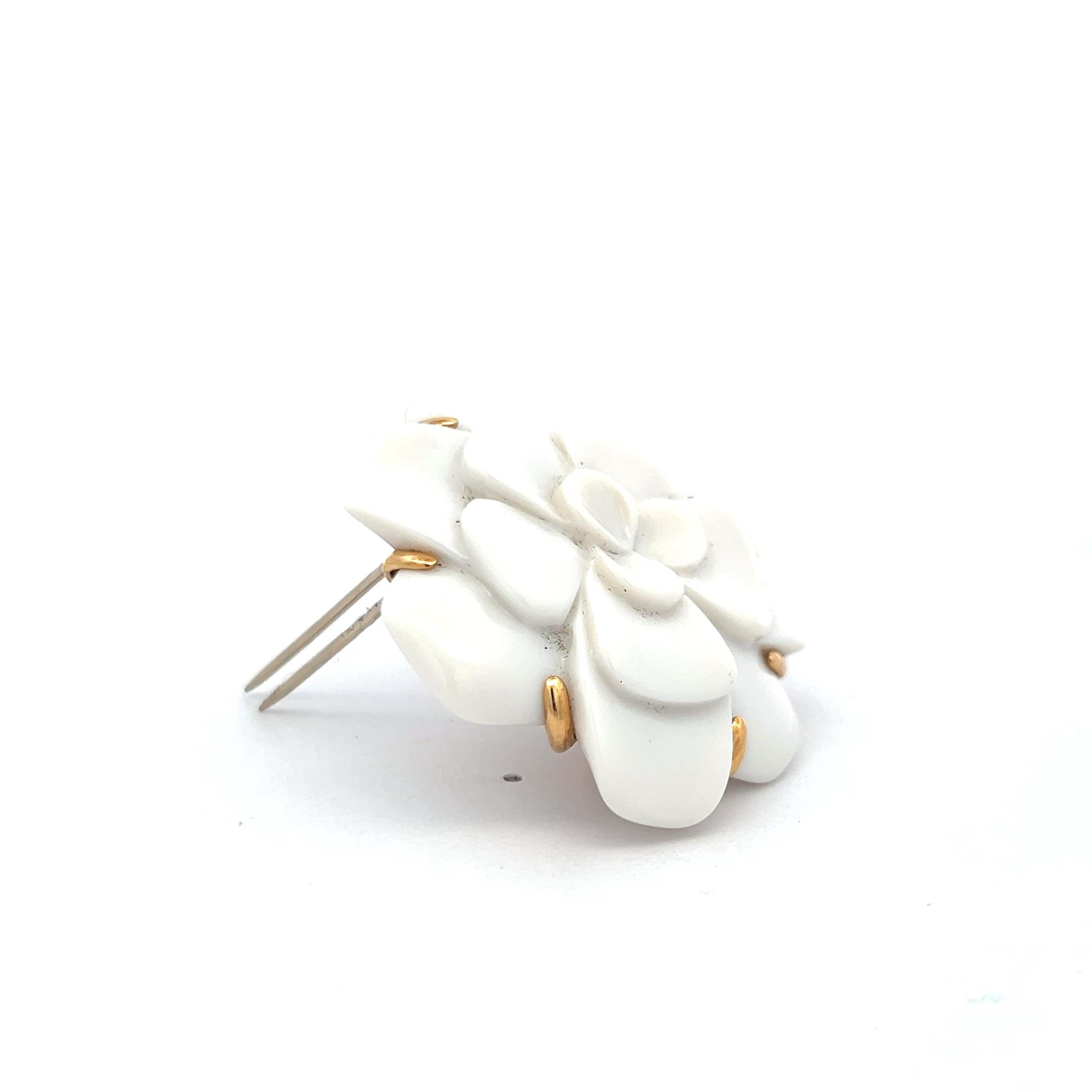 Chanel luxurious 18K Yellow Gold Camellia Pin Brooch 31.9 Grams 1.69*1.72*0.68IN