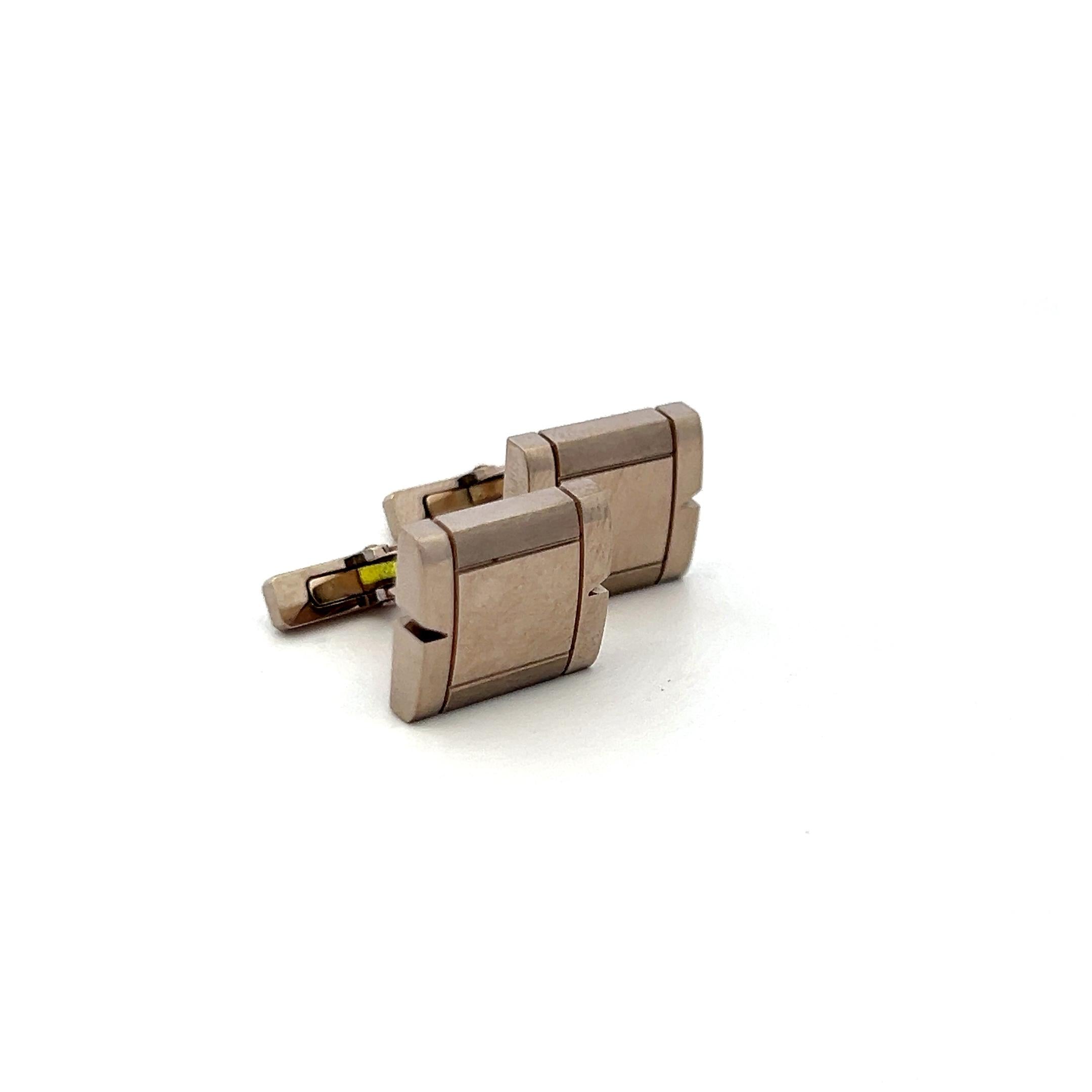 Cartier Vintage 22.50 Grams 18 Karat White Gold Locking Cufflinks