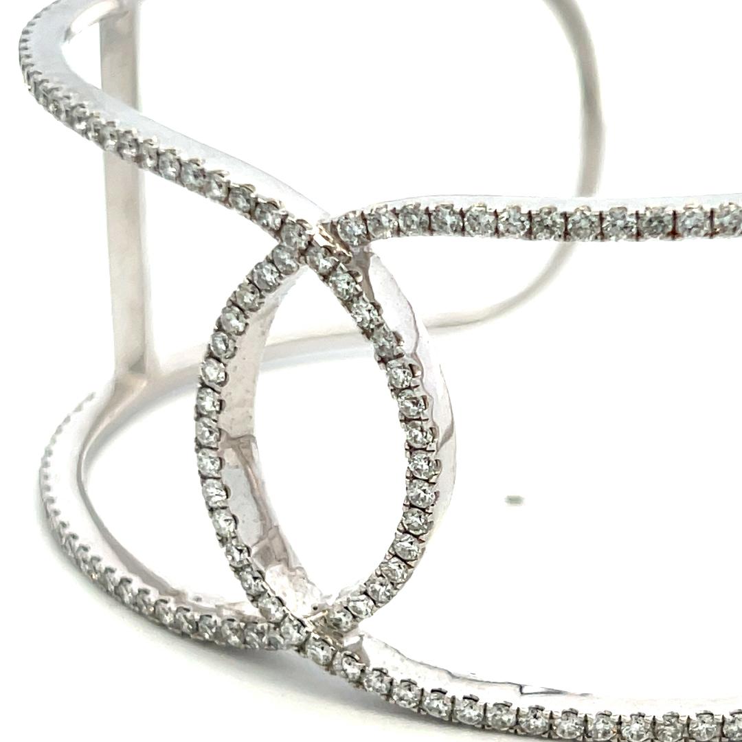 2.60 Carat Round Brilliant F VS Diamond 14 Karat White Gold Bangle Bracelet