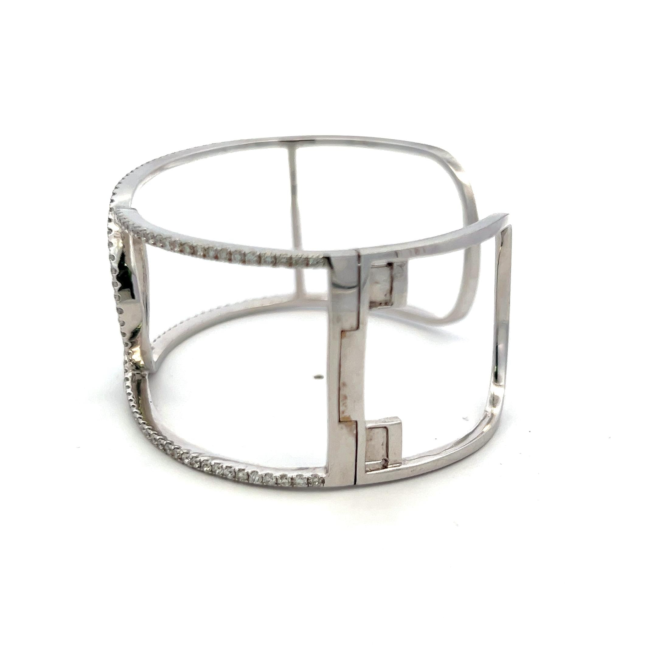 2.60 Carat Round Brilliant F VS Diamond 14 Karat White Gold Bangle Bracelet