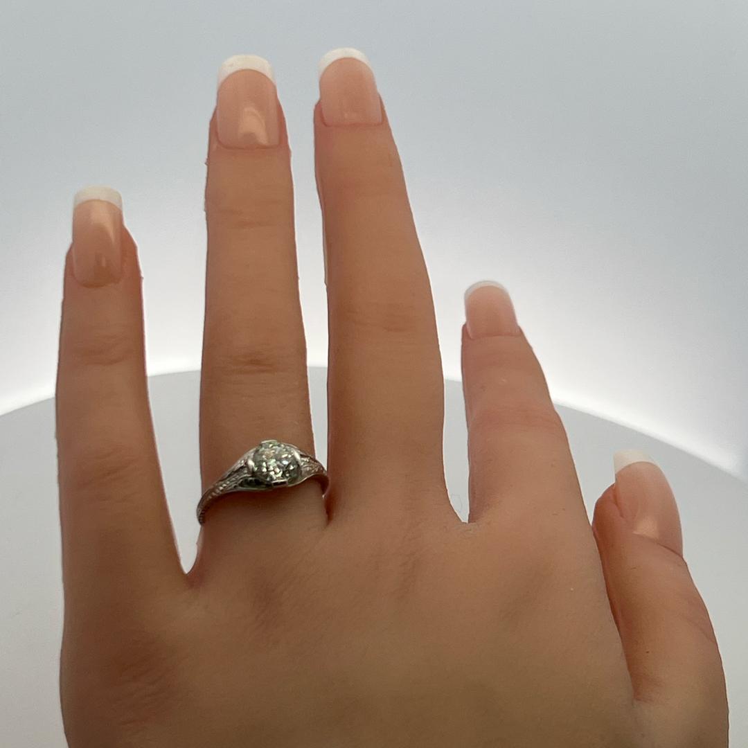 Vintage 1.02ct Circular Brilliant Cut Diamond Platinum Engagement Ring (I VS2)