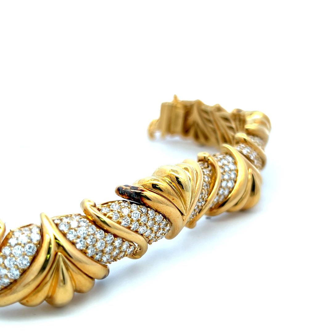 Hammerman Brothers 18K YG Link Bracelet with 15 Carat Round G VS Diamonds