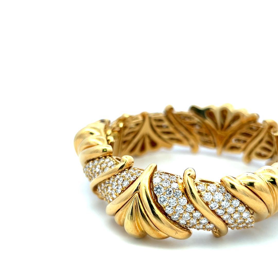 Hammerman Brothers 18K YG Link Bracelet with 15 Carat Round G VS Diamonds