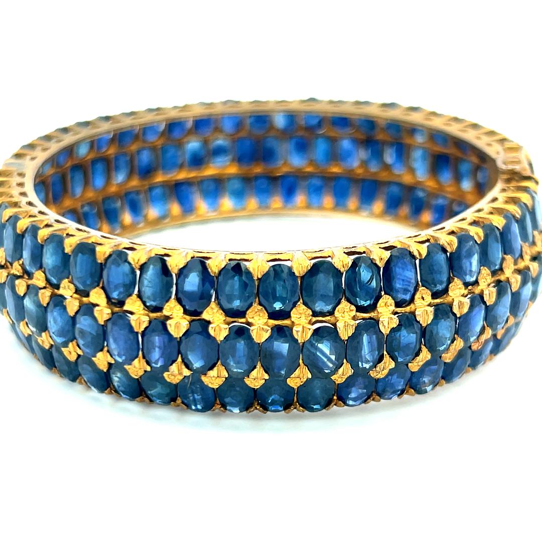 18K Yellow Gold Bangle Bracelet with 75 Carat Oval Sapphire Gemstones