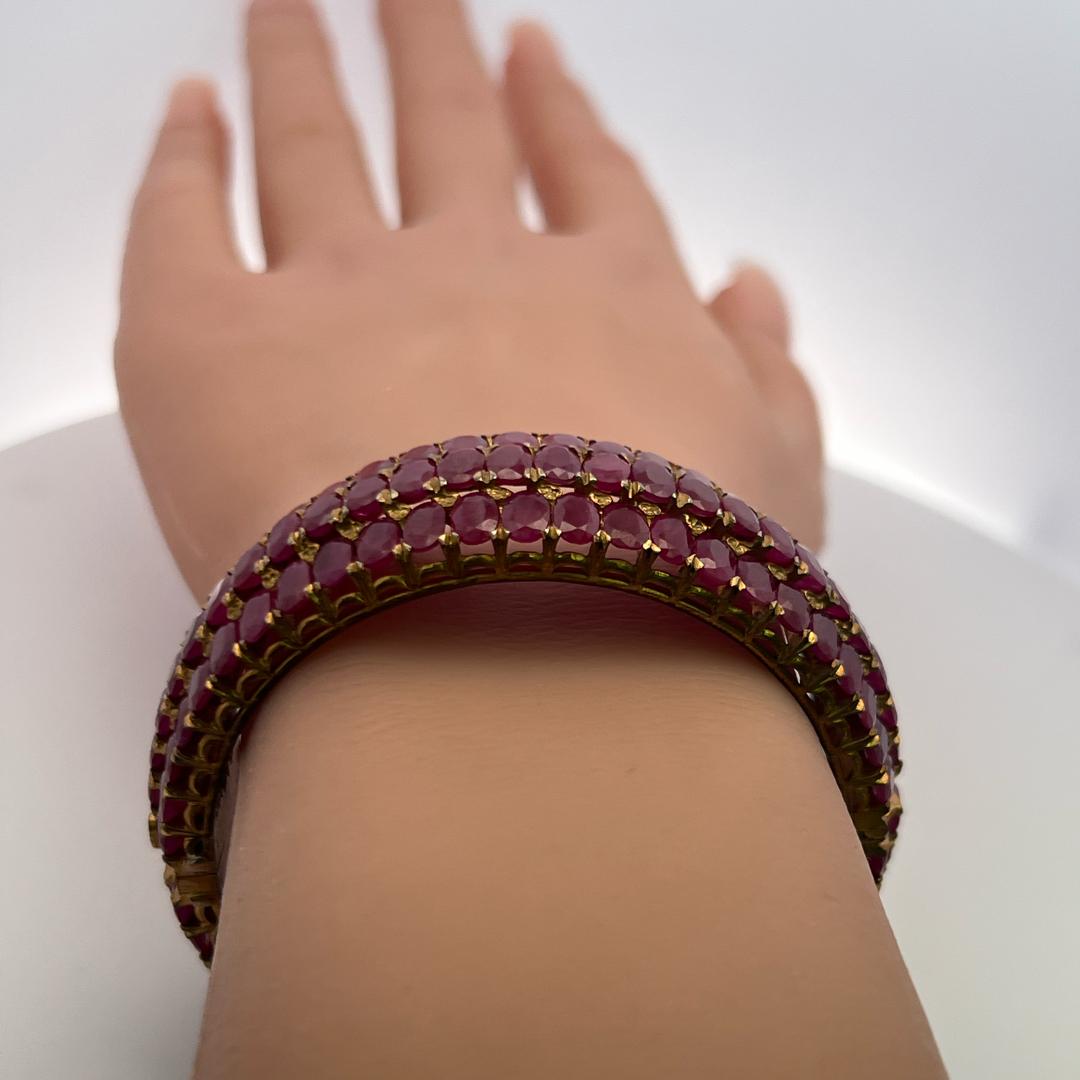 18K Yellow Gold Bangle Bracelet with 75 Carat Oval Rubies Gemstones Size 7