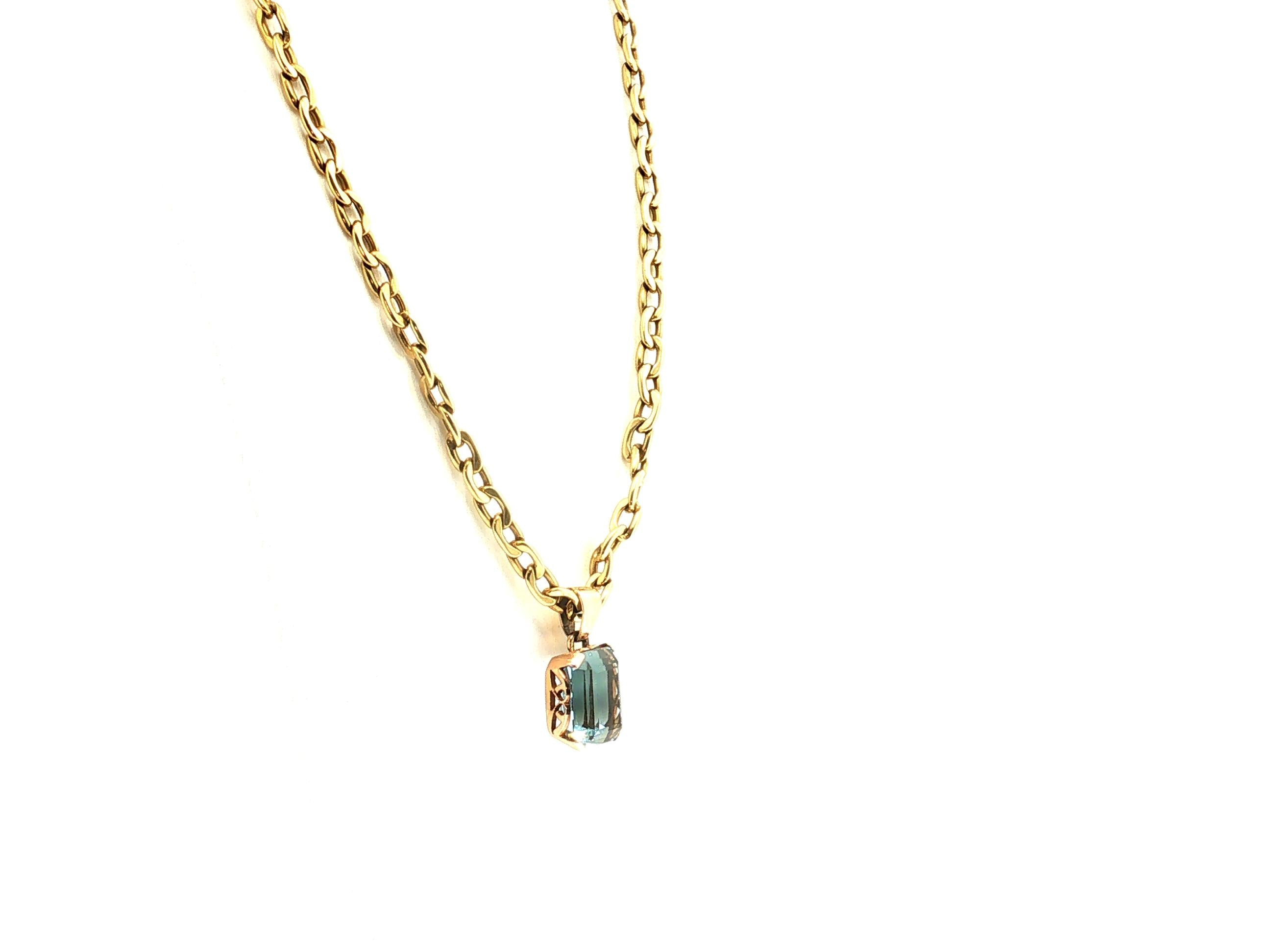 Vintage 18K Two Tone Gold Pendant Necklace with 10.93 Carat Aqua Marine 16 Inch