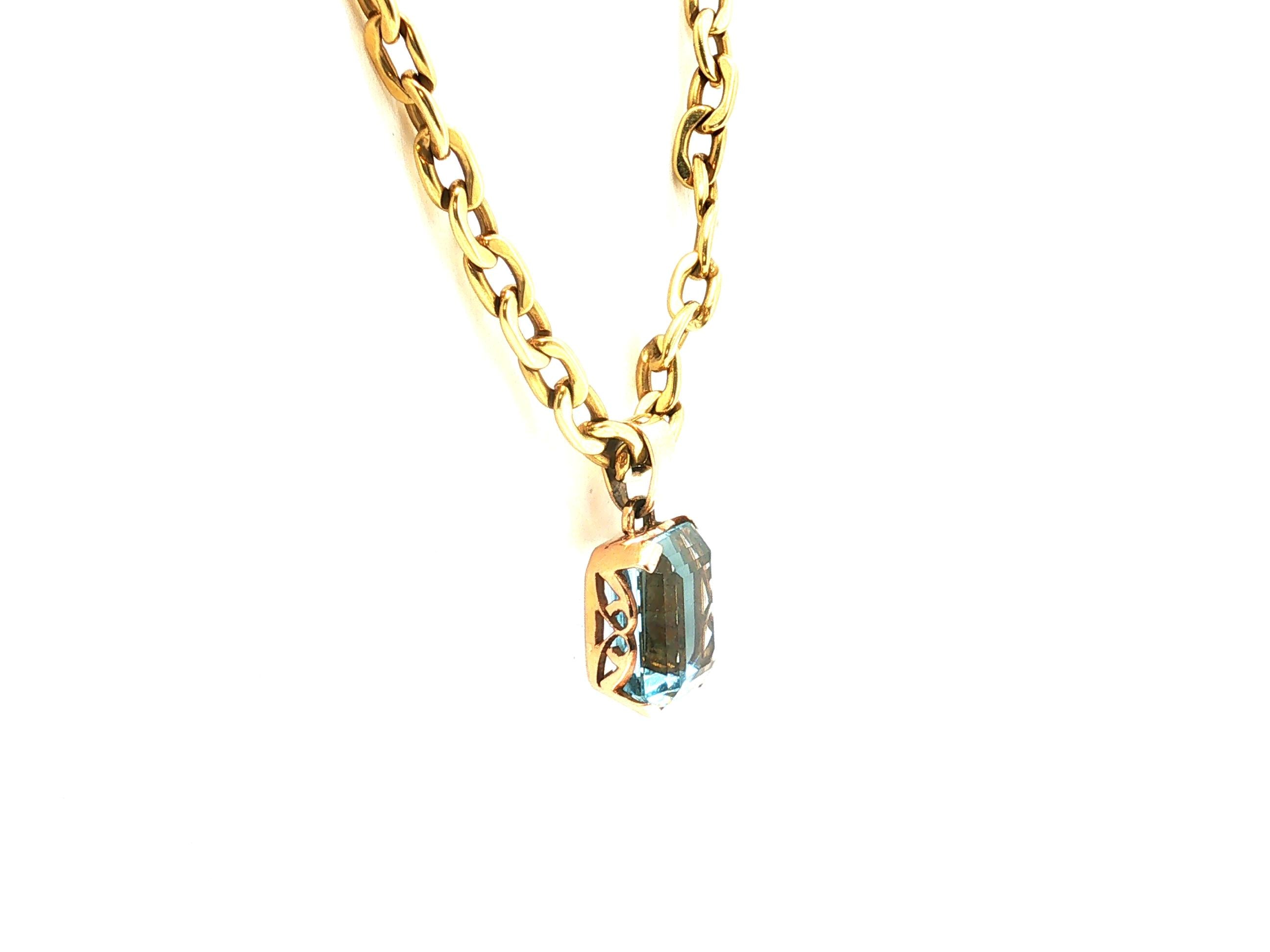 Vintage 18K Two Tone Gold Pendant Necklace with 10.93 Carat Aqua Marine 16 Inch