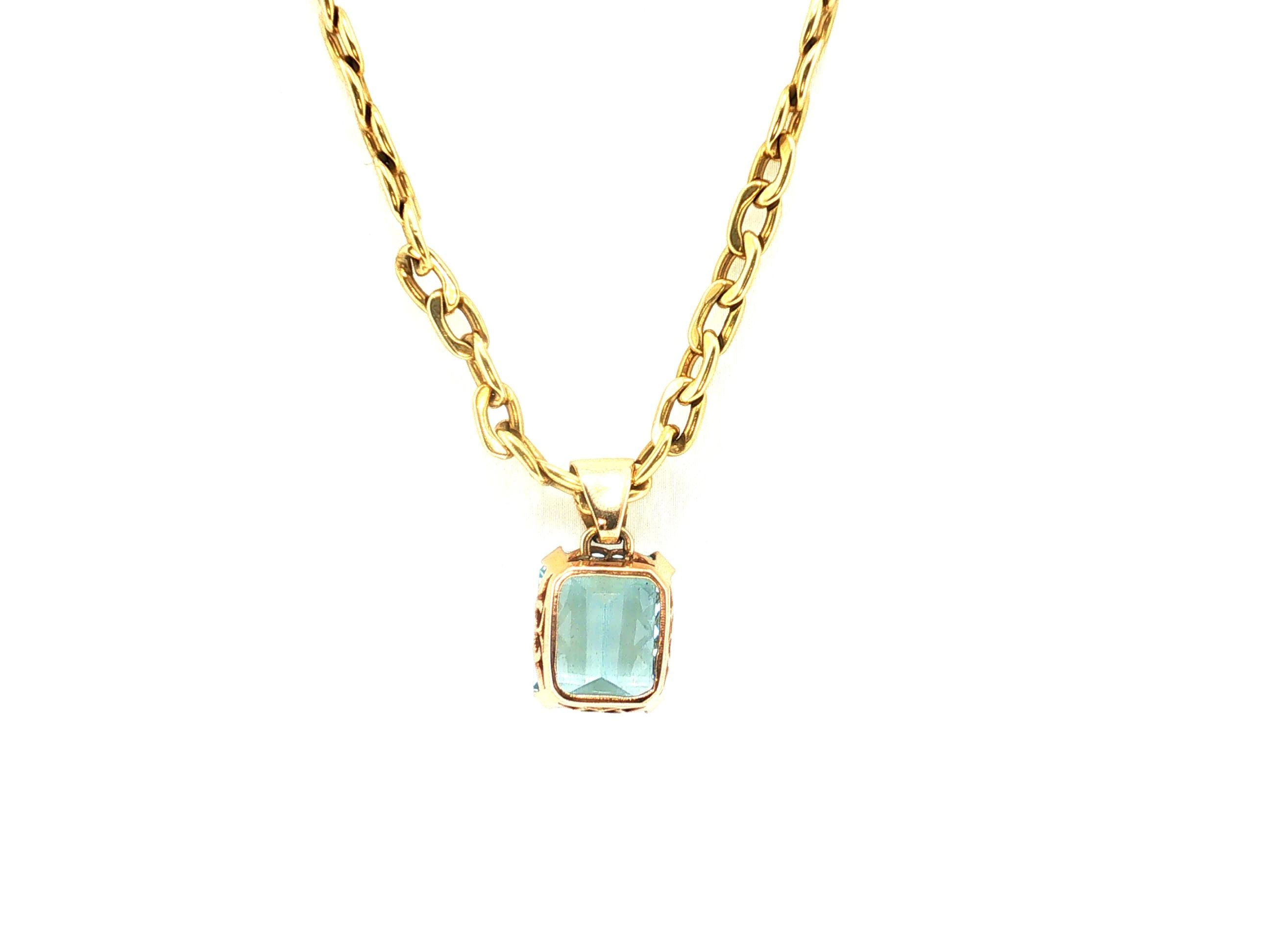 Vintage 18K Two Tone Gold Pendant Necklace with 10.93 Carat Aqua Marine 16 Inch