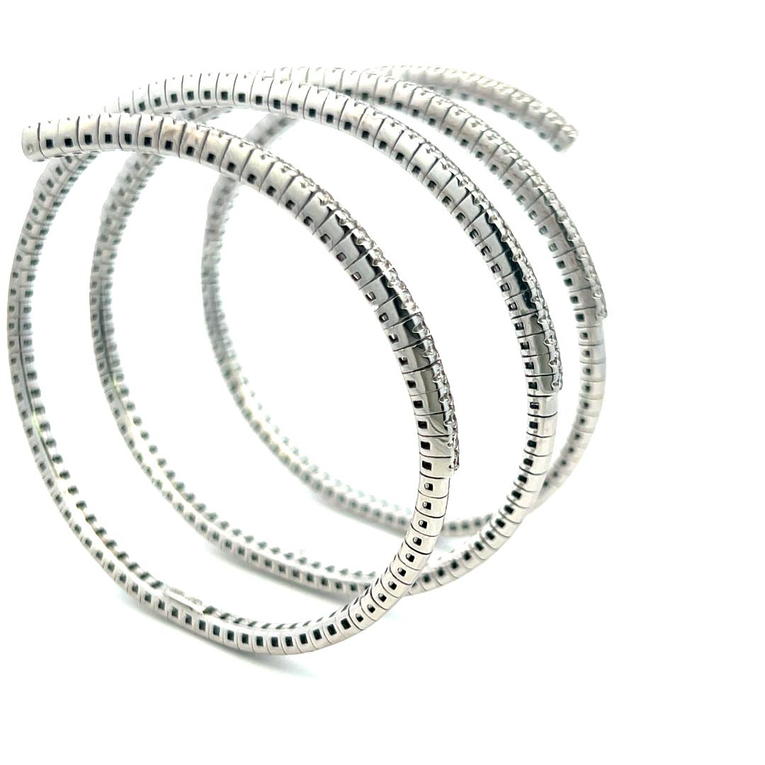 Vintage 18K Yellow Gold Coil Bracelet with 2.6 Carat Round F VS Diamonds