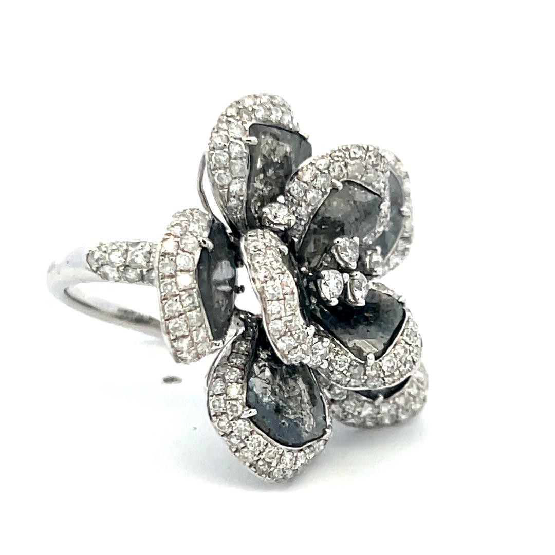 10.75ct Round Brilliant Diamond Flower Cocktail Ring in 18K White Gold (G SI)