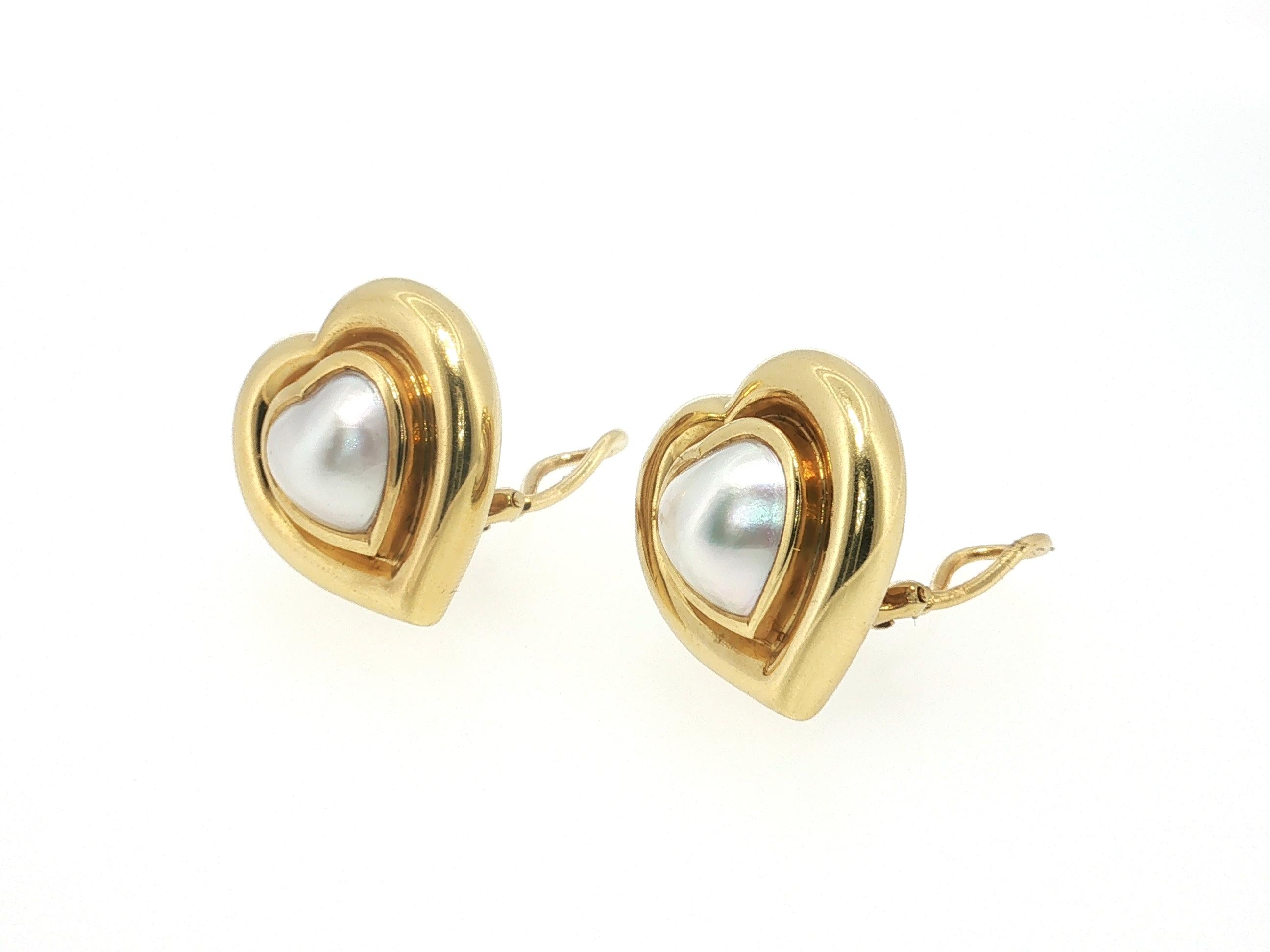 Tiffany & Co 18 Karat Yellow Gold Stud Earrings 22.9 Grams with 9.45mm Pearl