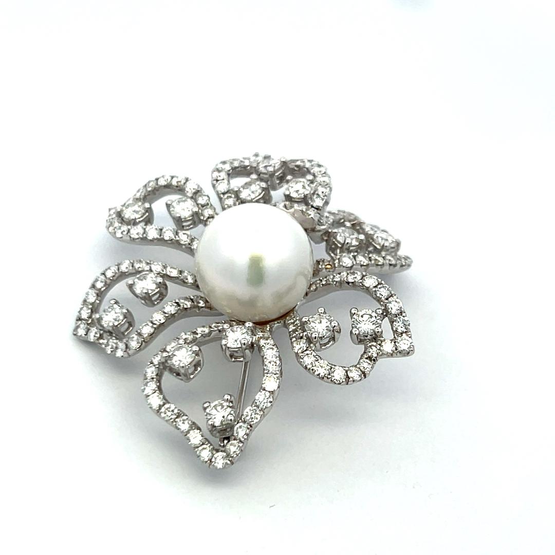 7.50ct Diamond and 15mm Pearl 18K White Gold Vintage Floral Pin Brooch