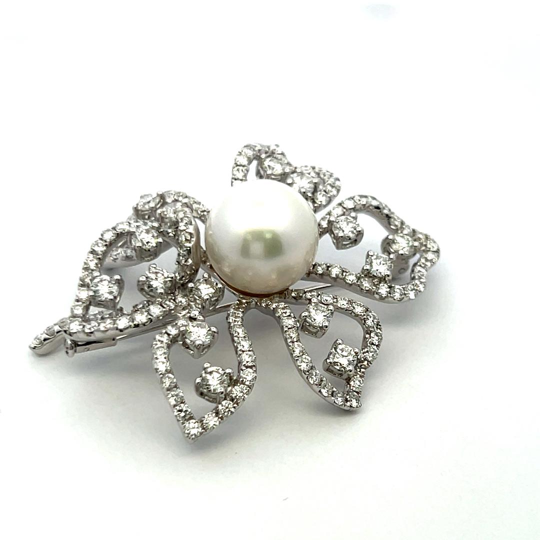 7.50ct Diamond and 15mm Pearl 18K White Gold Vintage Floral Pin Brooch